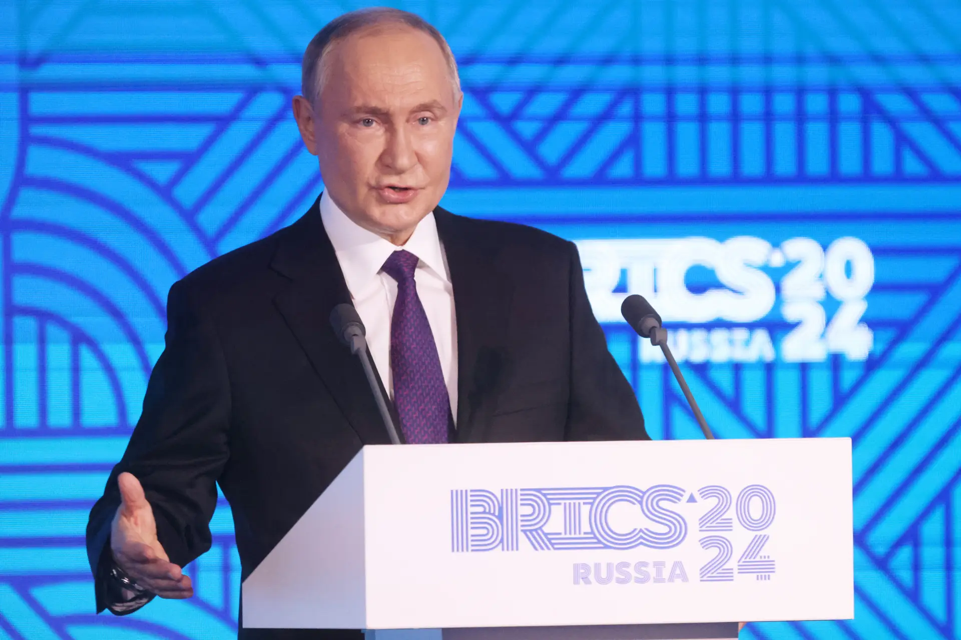 Putin quer acordo de paz com Ucrânia baseado na realidade do terreno, UE condena envolvimento da Coreia do Norte: dia 974 da guerra
