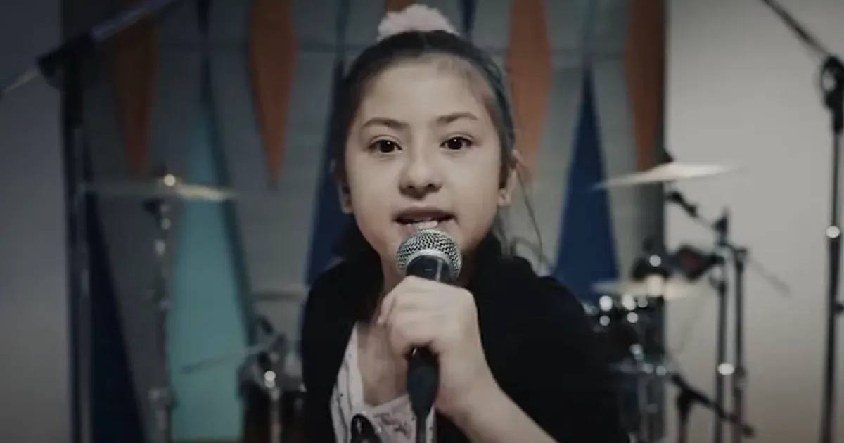 A performance devastadora de uma menina de 9 anos cantando Slipknot