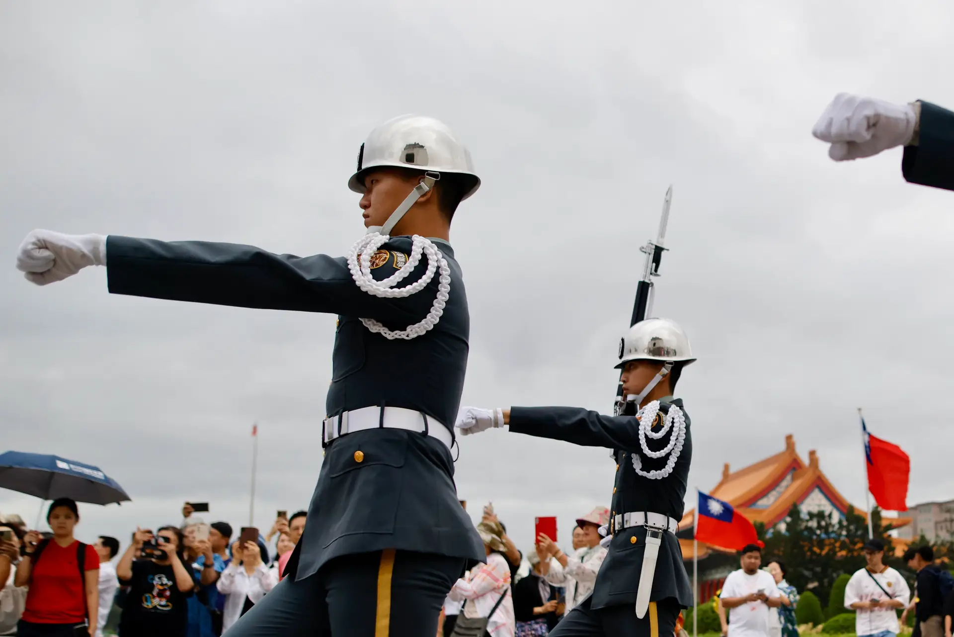 E se a China lançar um bloqueio a Taiwan? Ilha prepara reservas para cenário de guerra