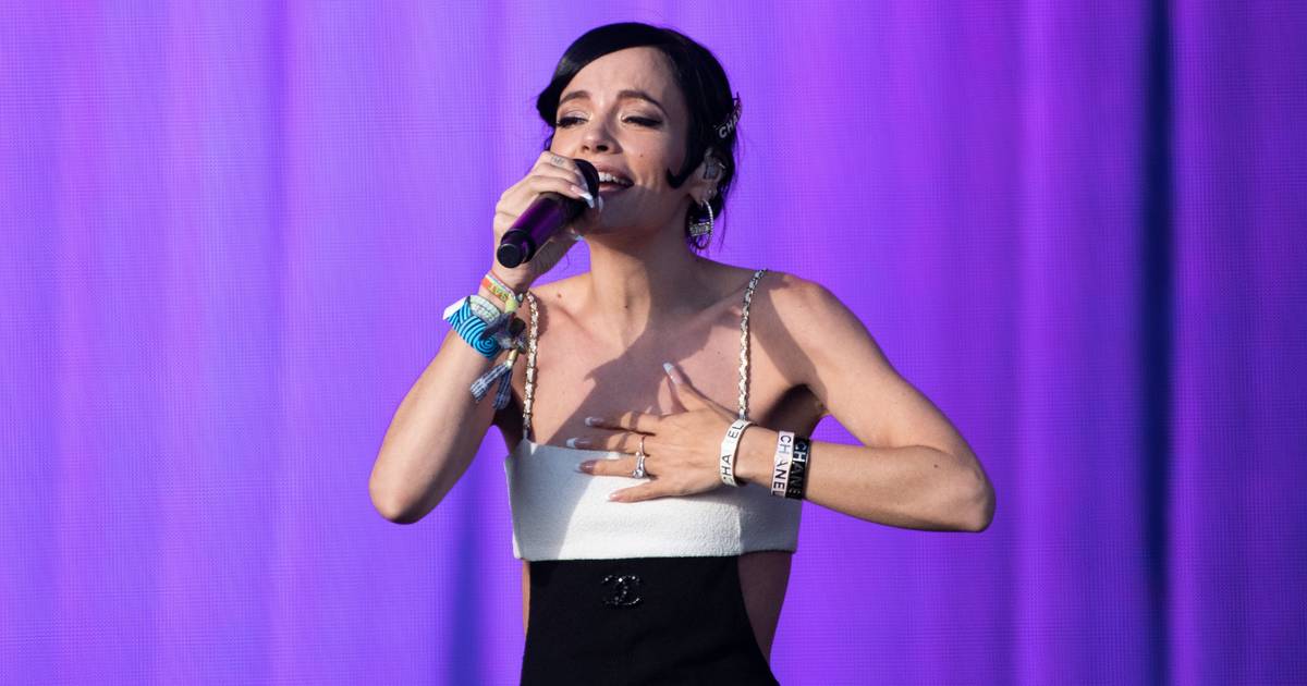 Lily Allen já ganha mais dinheiro com fotos dos pés no Onlyfans do que com músicas no Spotify
