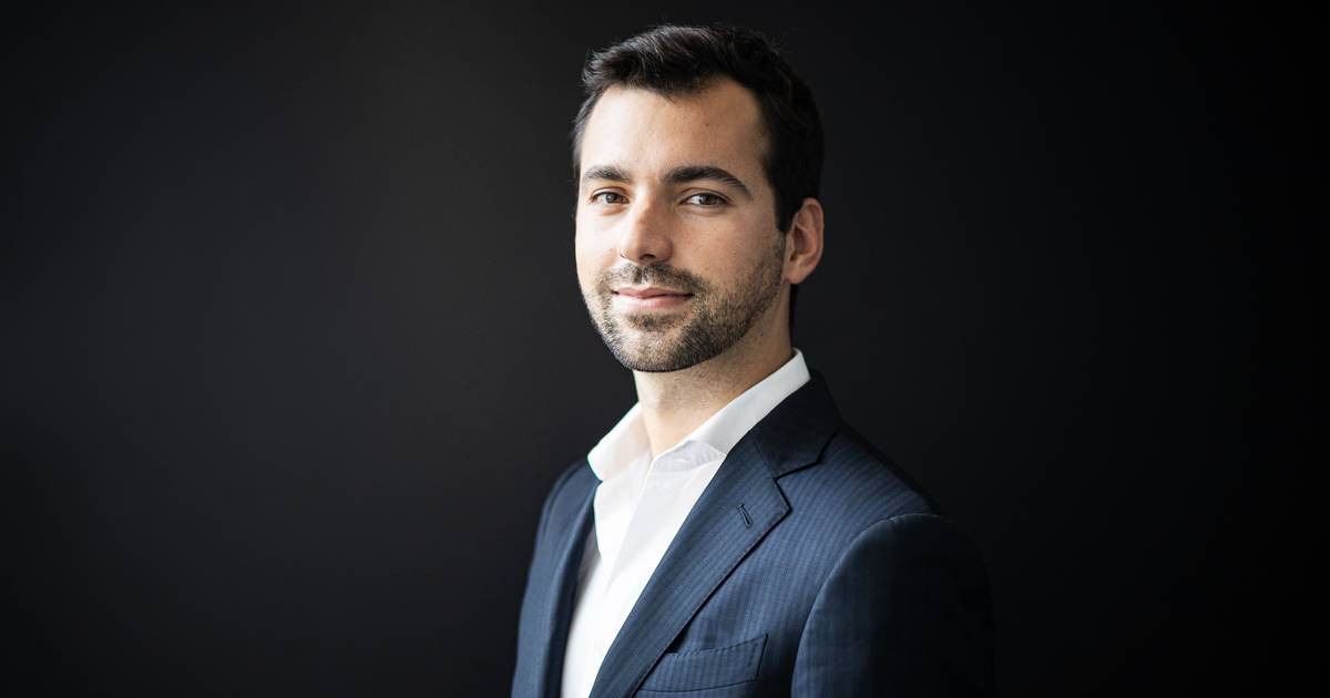 “A cada 3 horas há uma notícia diferente e somos pressionados a comentar. “Fora de horas já temos que nos posicionar sobre outro assunto”