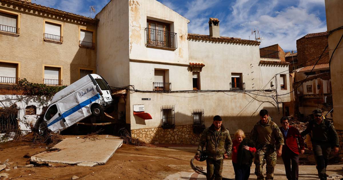 Mais de 100 mortos, cidades devastadas e resgates difíceis: assista ao vídeo da destruição deixada pela tempestade DANA, na Espanha