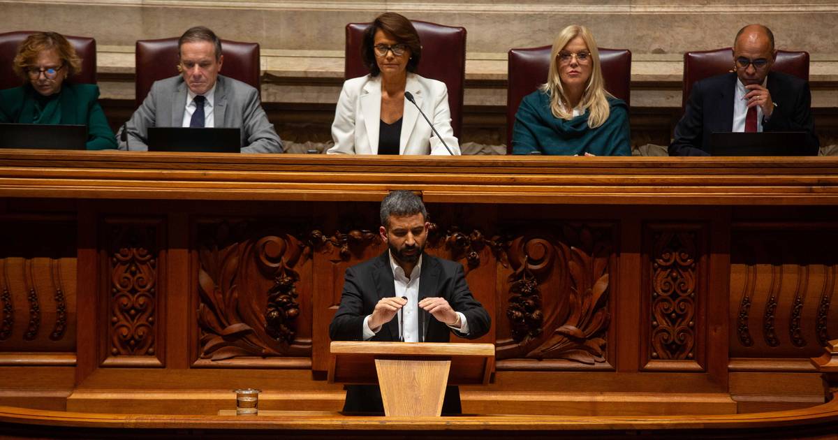 Orçamento: Bloco de Esquerda quer eliminar “autorizações legislativas que permitem a revisão das leis de greve, férias, avaliação e doença”