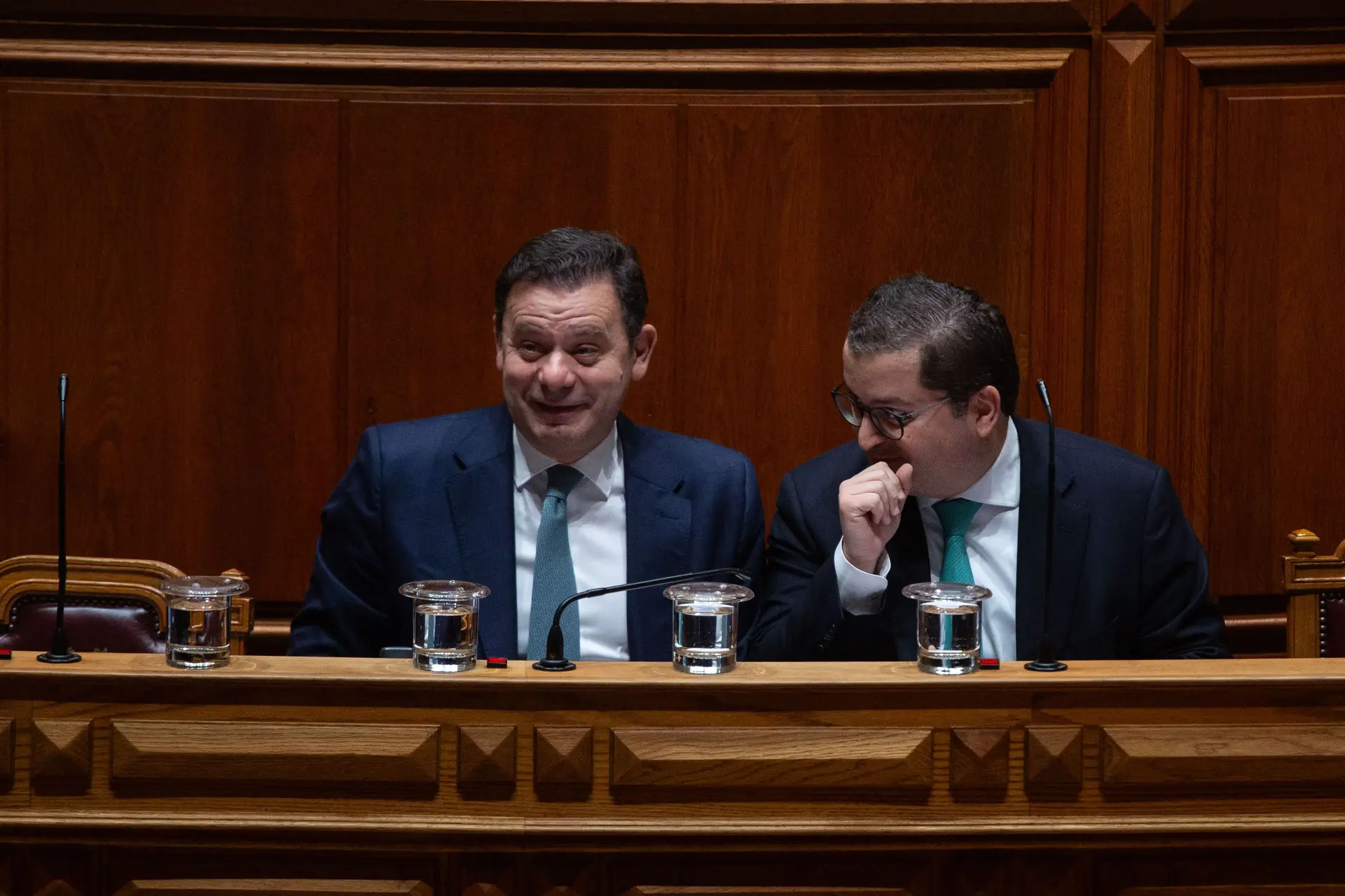 Descida do IRS: Parlamento aprova urgência para proposta do Governo