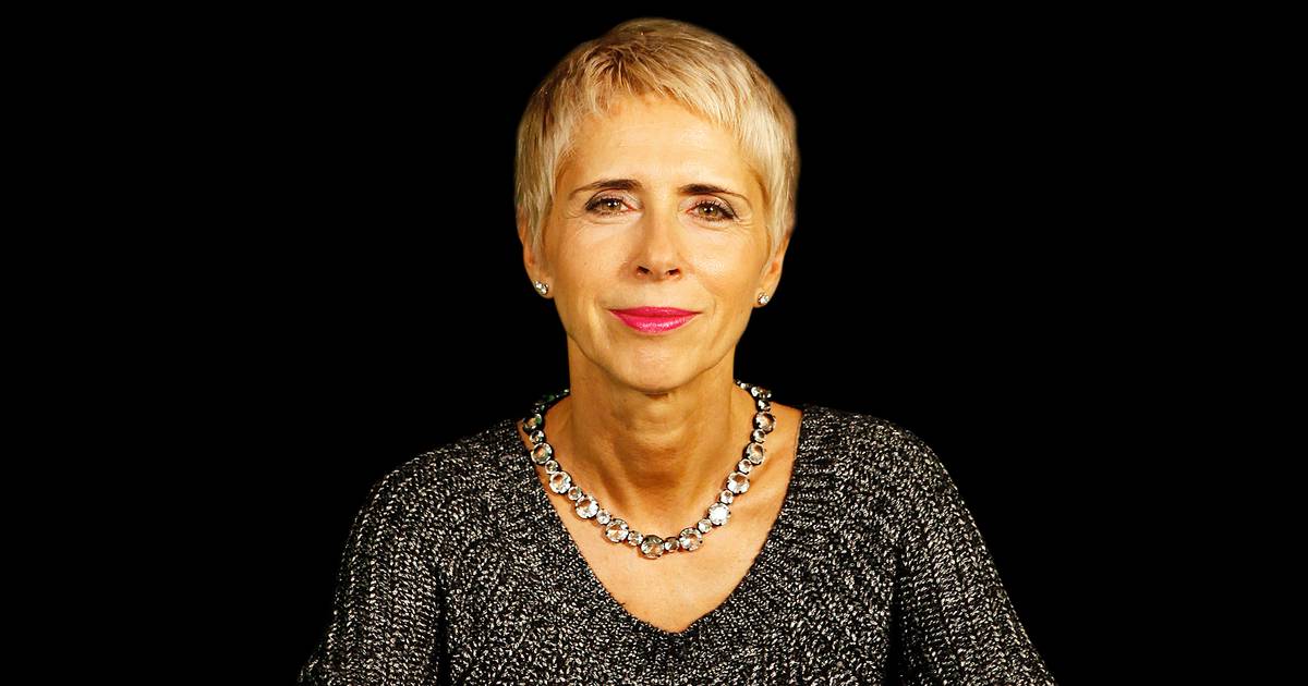 Whom would the Portuguese people like to have as a companion when crossing "a dark valley"?