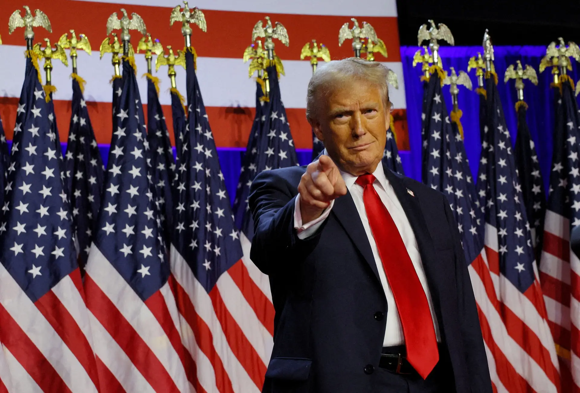 FBI divulga plano do Irão para matar Trump antes das eleições nos EUA
