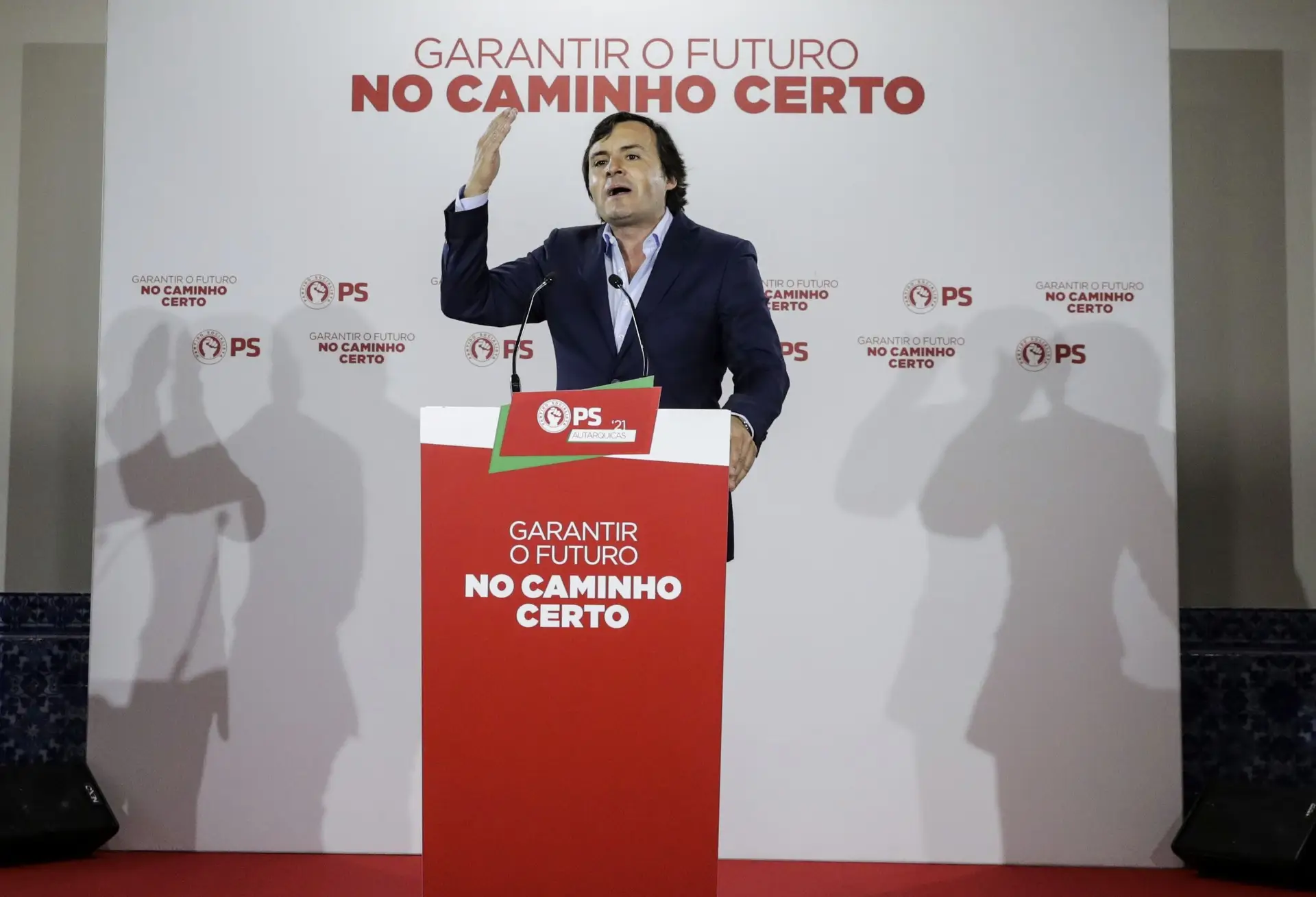 Autarcas socialistas vizinhos de Loures afastam-se das políticas de Ricardo Leão