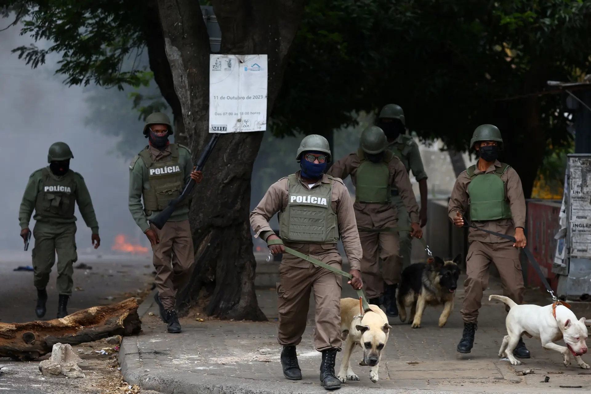 Novos protestos em Moçambique: “A polícia está a matar pessoas no momento em que estamos a falar”