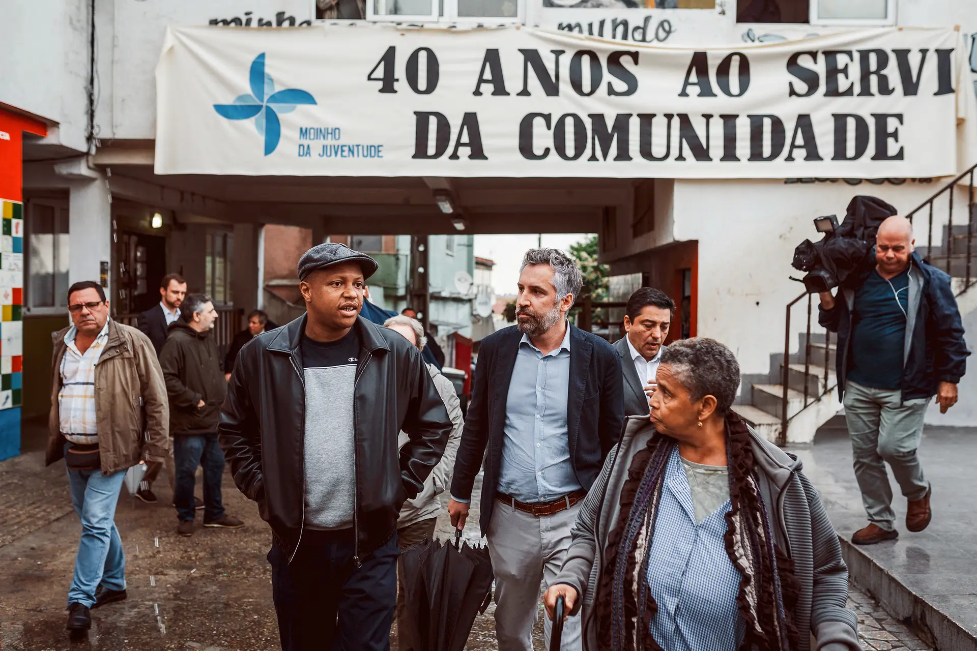 Pedro Nuno Santos visitou esta semana bairros críticos nos arredores de Lisboa (na imagem na Cova da Moura)