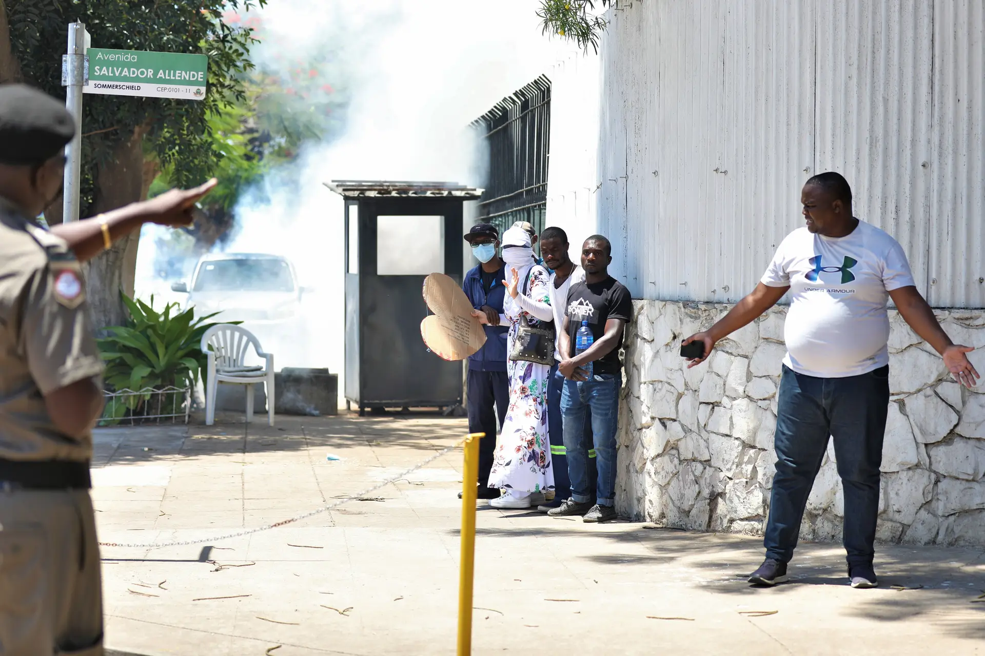 Moçambique: pelo menos três mortos e 66 feridos na quinta-feira em confrontos