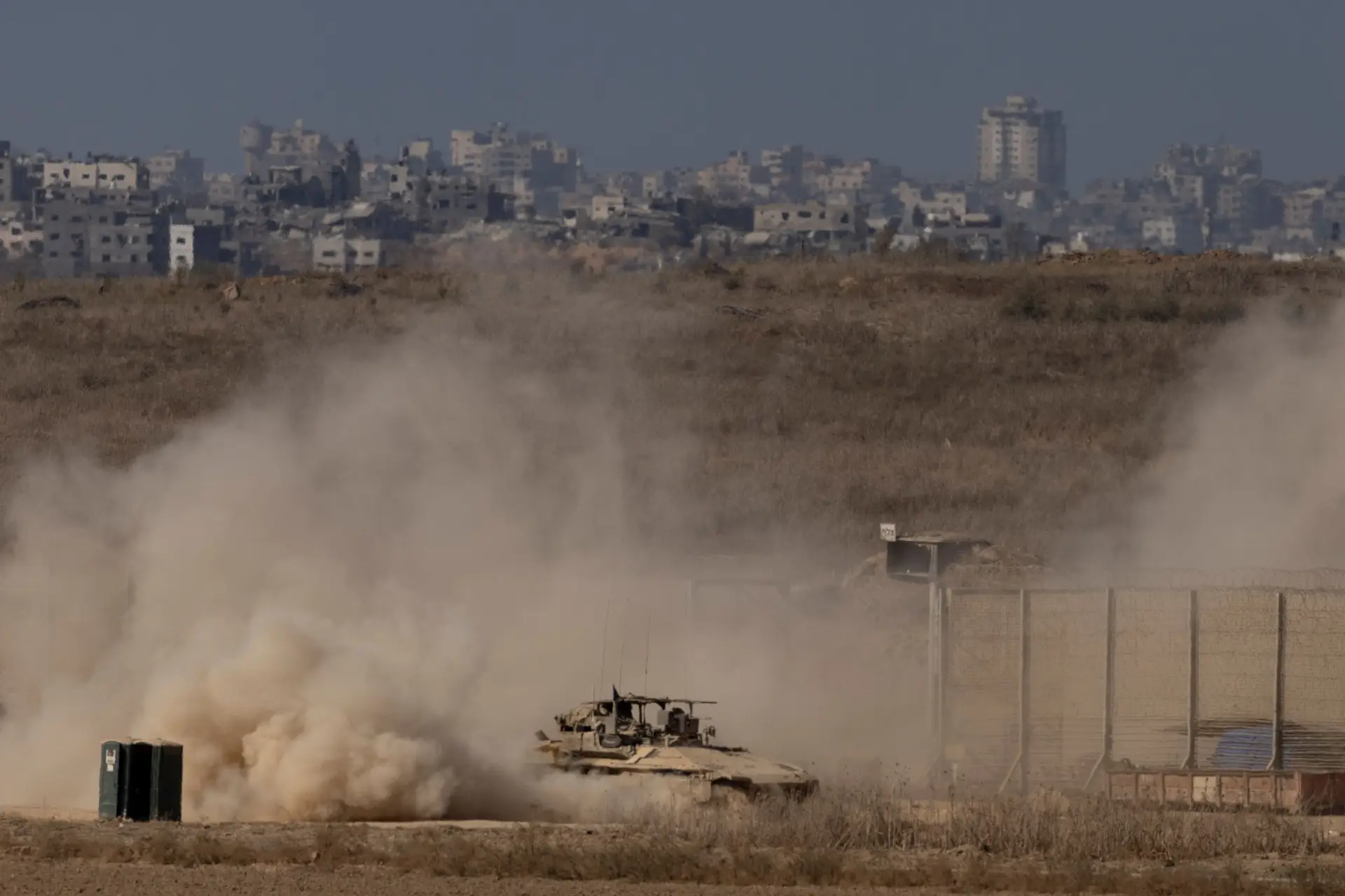 Pelo menos 14 mortos na Faixa de Gaza em ataques israelitas