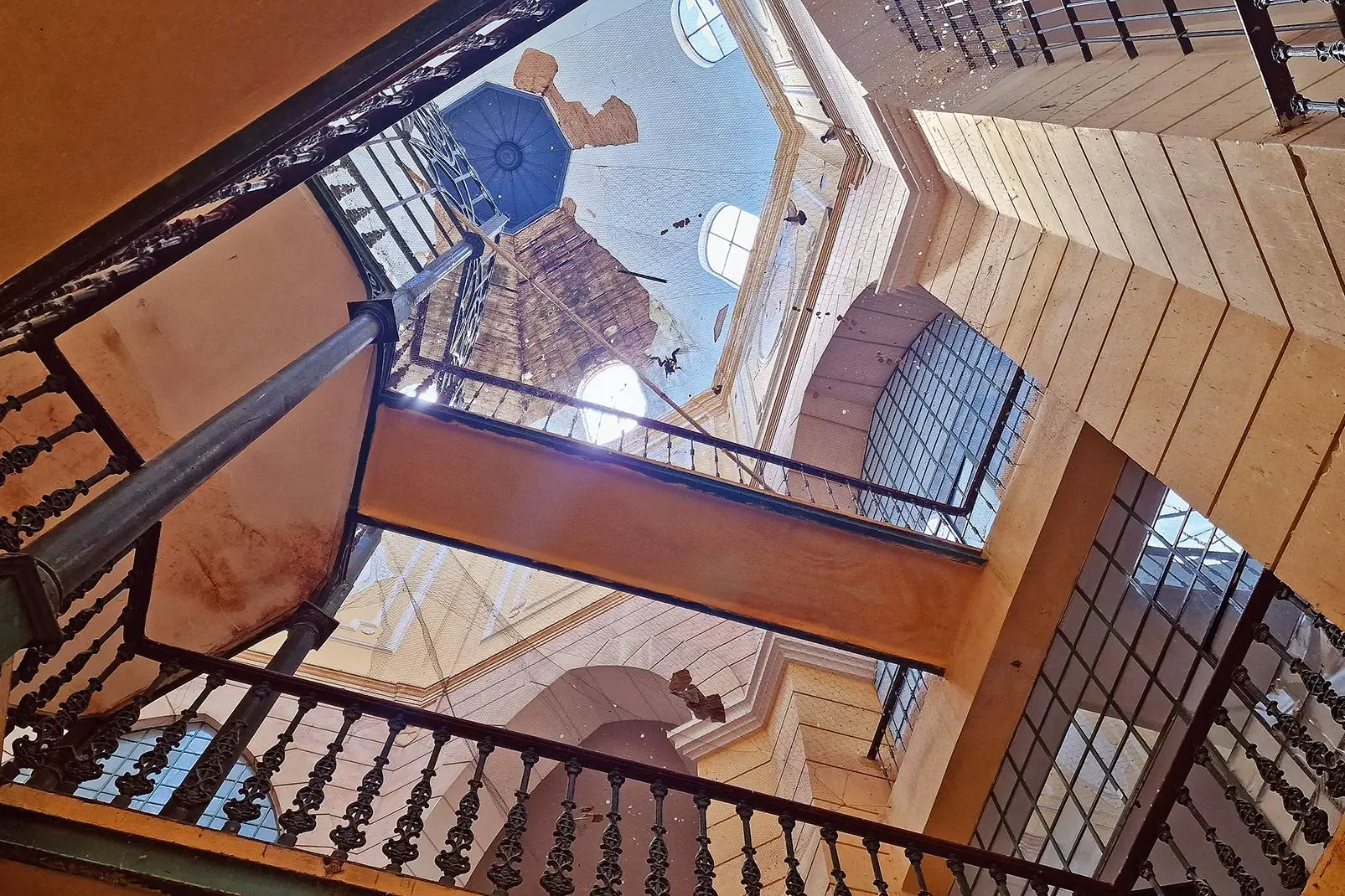 As antigas instalações do Instituto da Vinha e do Vinho, em Alpiarça, integram o pacote