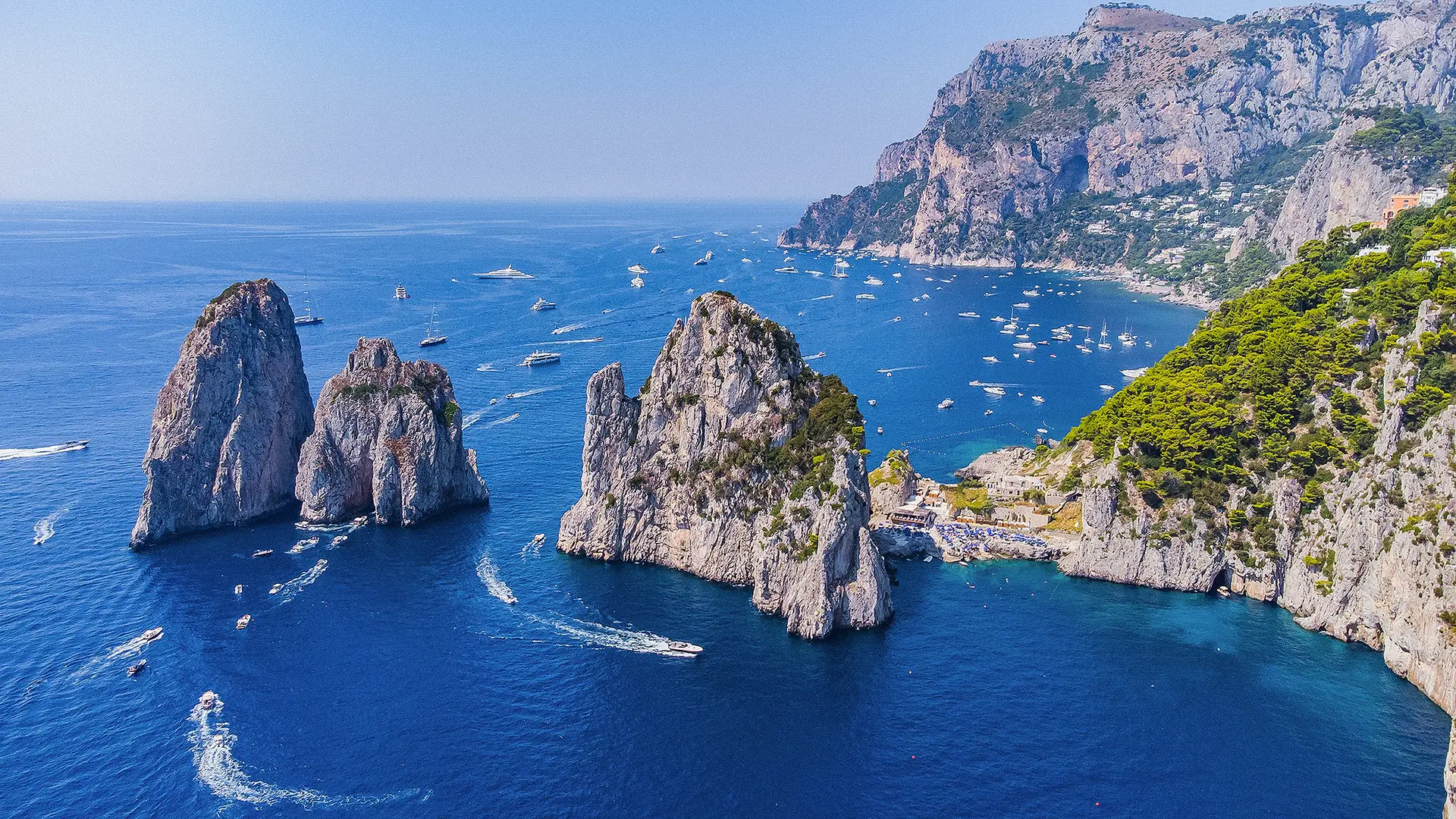 Turistas, rochedos e um mar imenso: Capri não acabou