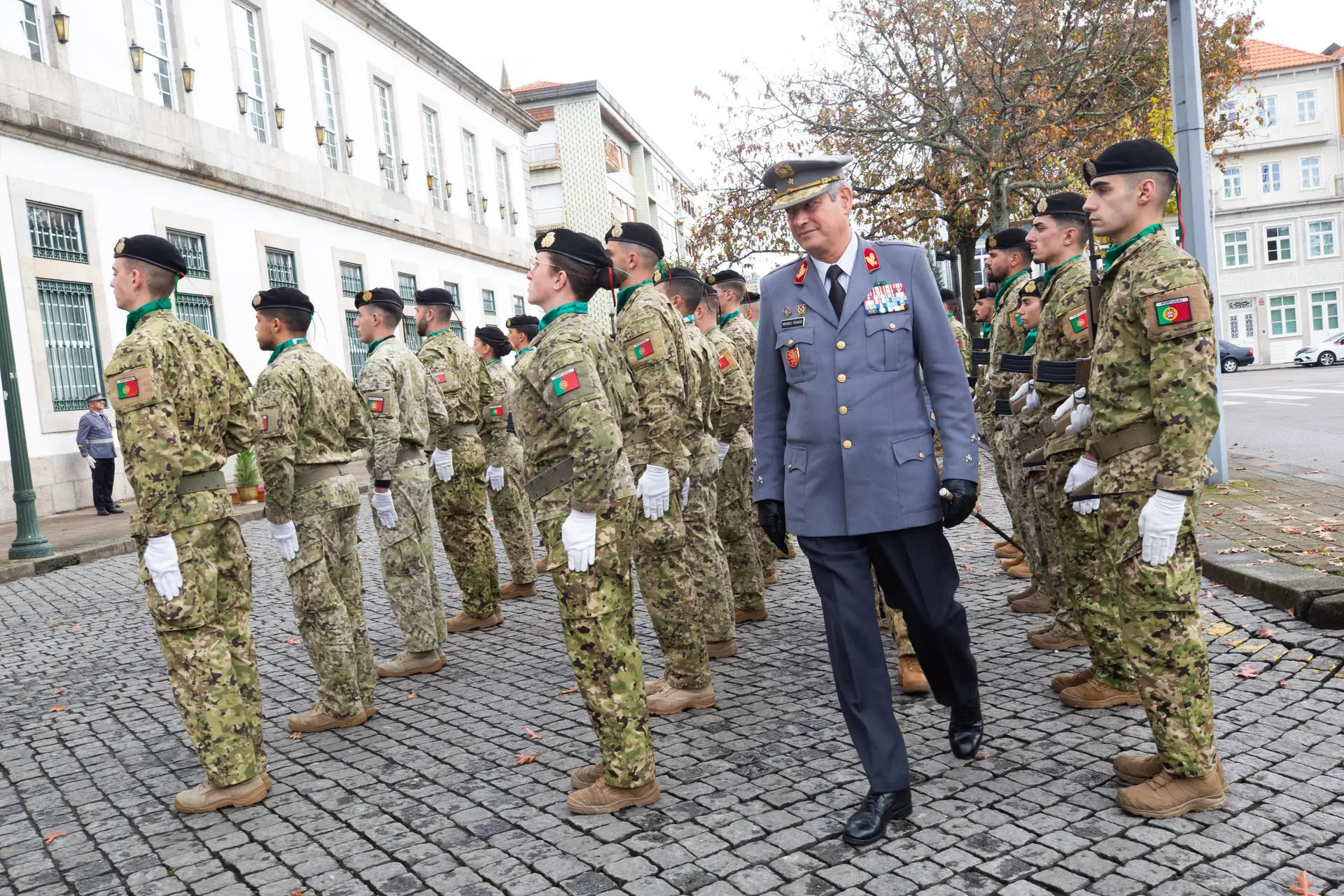 Salários de dezembro do Exército atrasados devido a falha no sistema financeiro e bancário