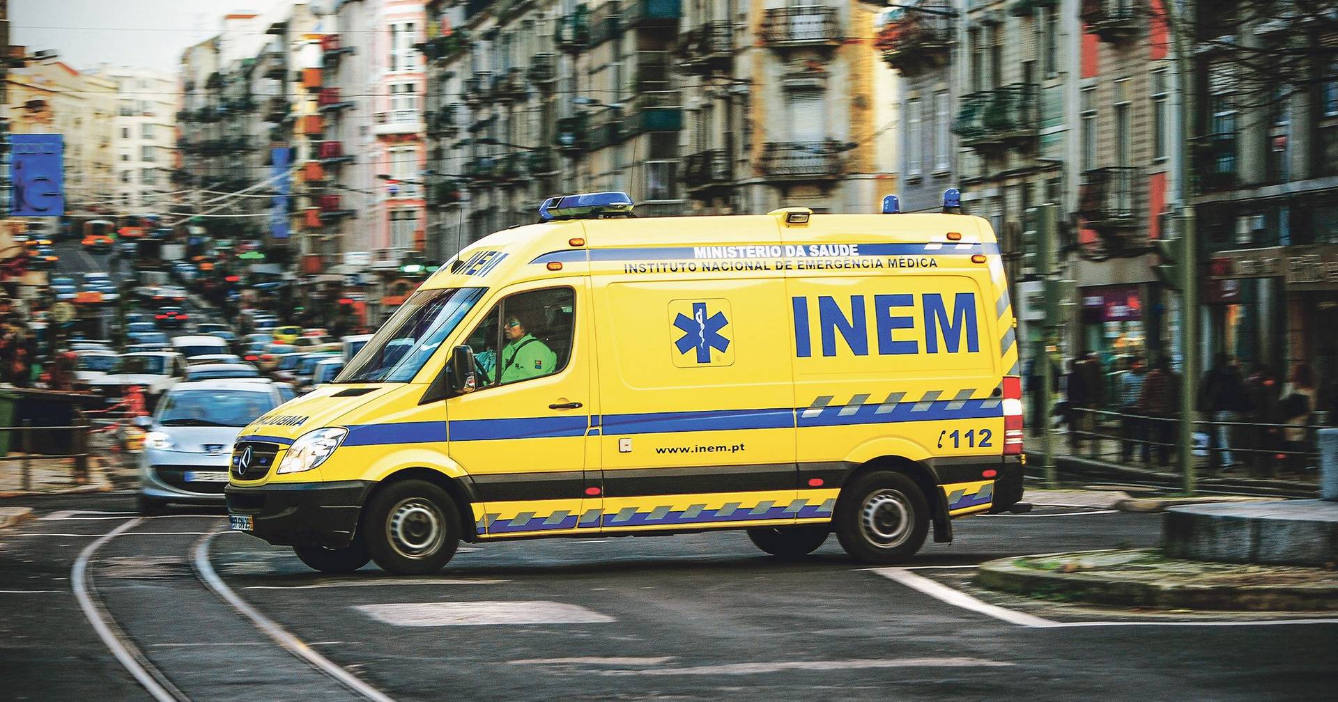 Inem Inj Técnico do INEM agredido durante emergência em Gondomar - Expresso