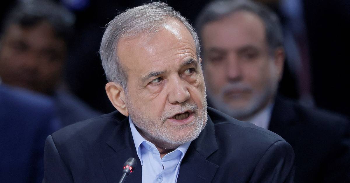 Presidente assume poder transitório após morte de Khamenei; Porto de Omã atacado por drones