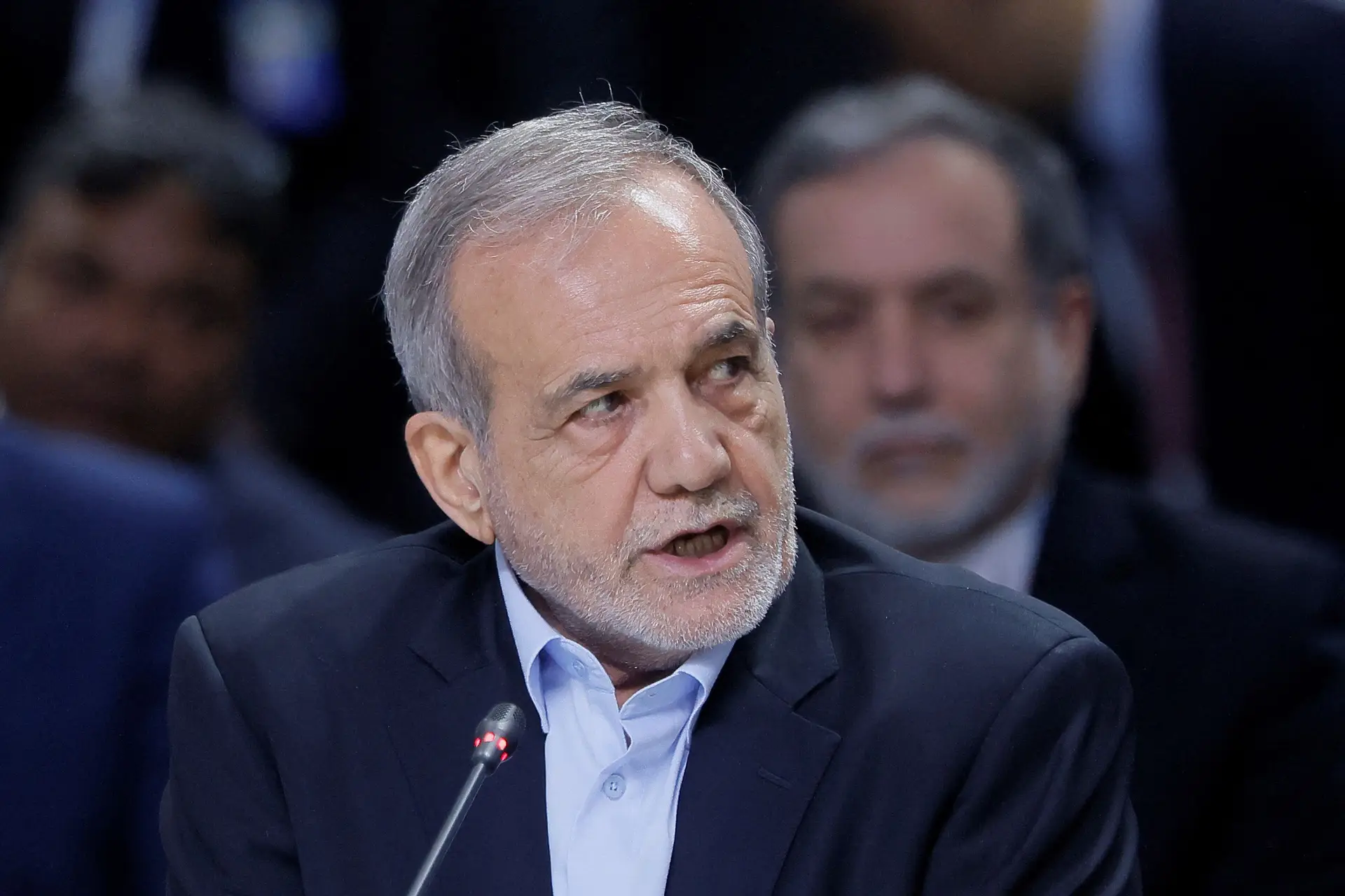 O Presidente iraniano Masud Pezeshkian disse que Teerão "não tentou nem tentará" desenvolver armas nucleares