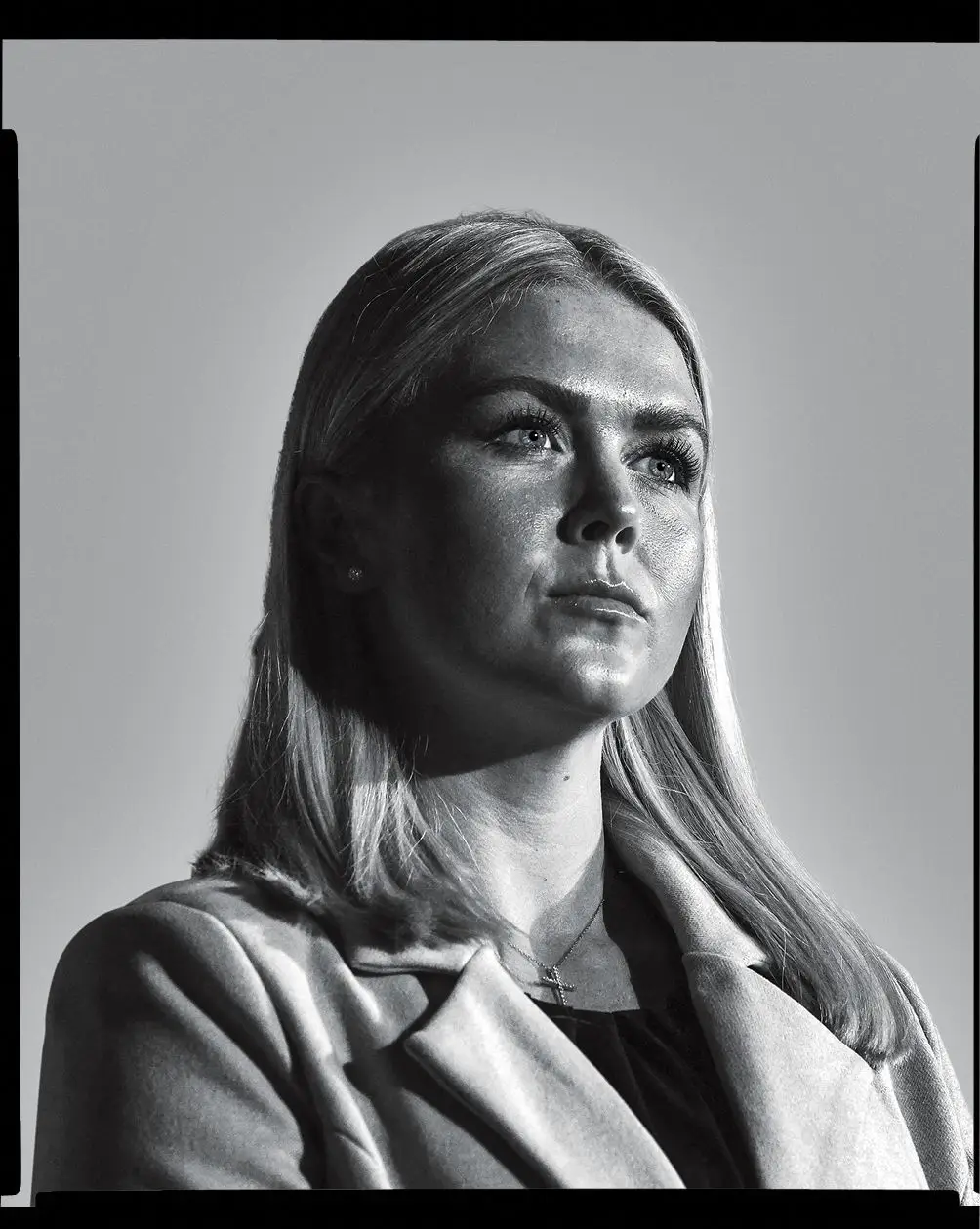 Inteligente e dura: quem é Karoline Leavitt, a porta-voz mais jovem de sempre na Casa Branca?