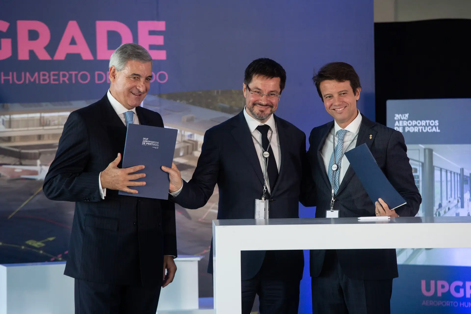 Cerimónia de assinatura do contrato para as obras no Aeroporto Humberto Delgado, em Lisboa. Com a presença de  José Luís Arnaut, Chaiman da Ana, Thierry Ligonnière, CEO da ANA e Carlos Mota, CEO da Mota-Engil
