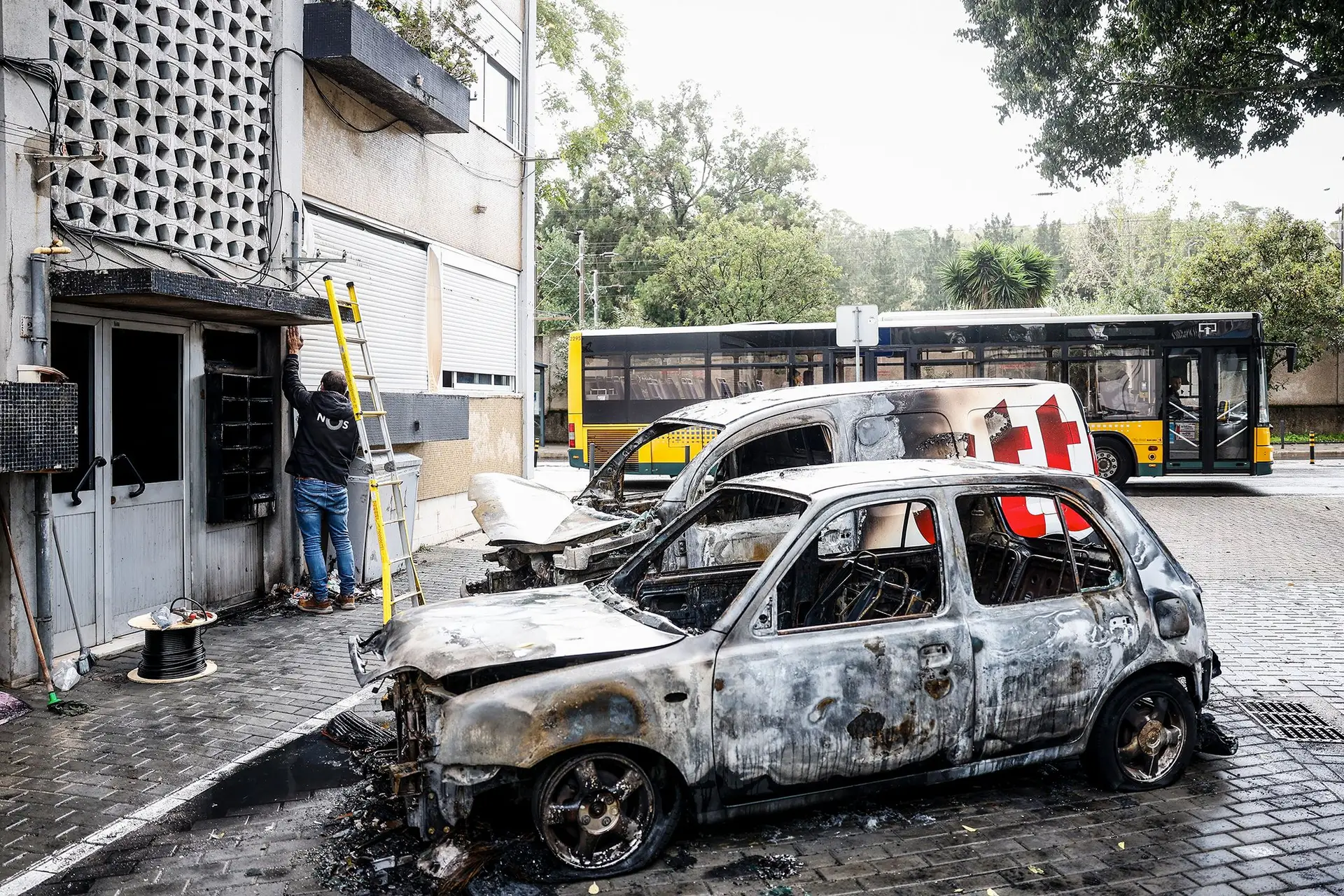 Entre 21 e 30 de outubro foram vandalizados dezenas de carros e caixotes do lixo, entre outros bens