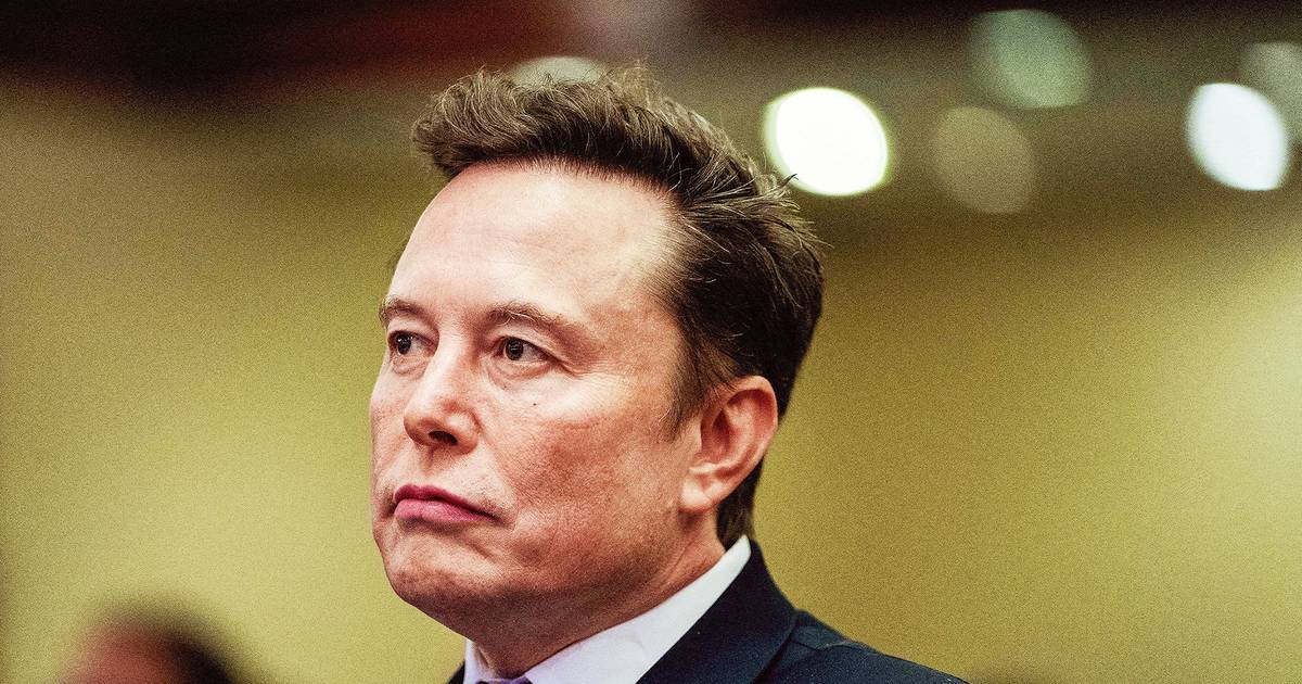 "Ciberataque maciço": Musk diz que falha na rede social X teve origem na Ucrânia