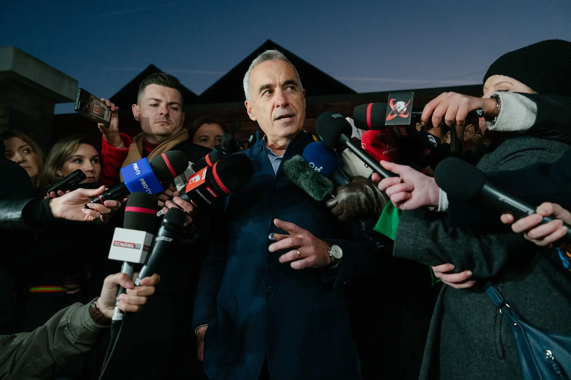 Calin Georgescu, candidato favorito a vencer as presidenciais romenas