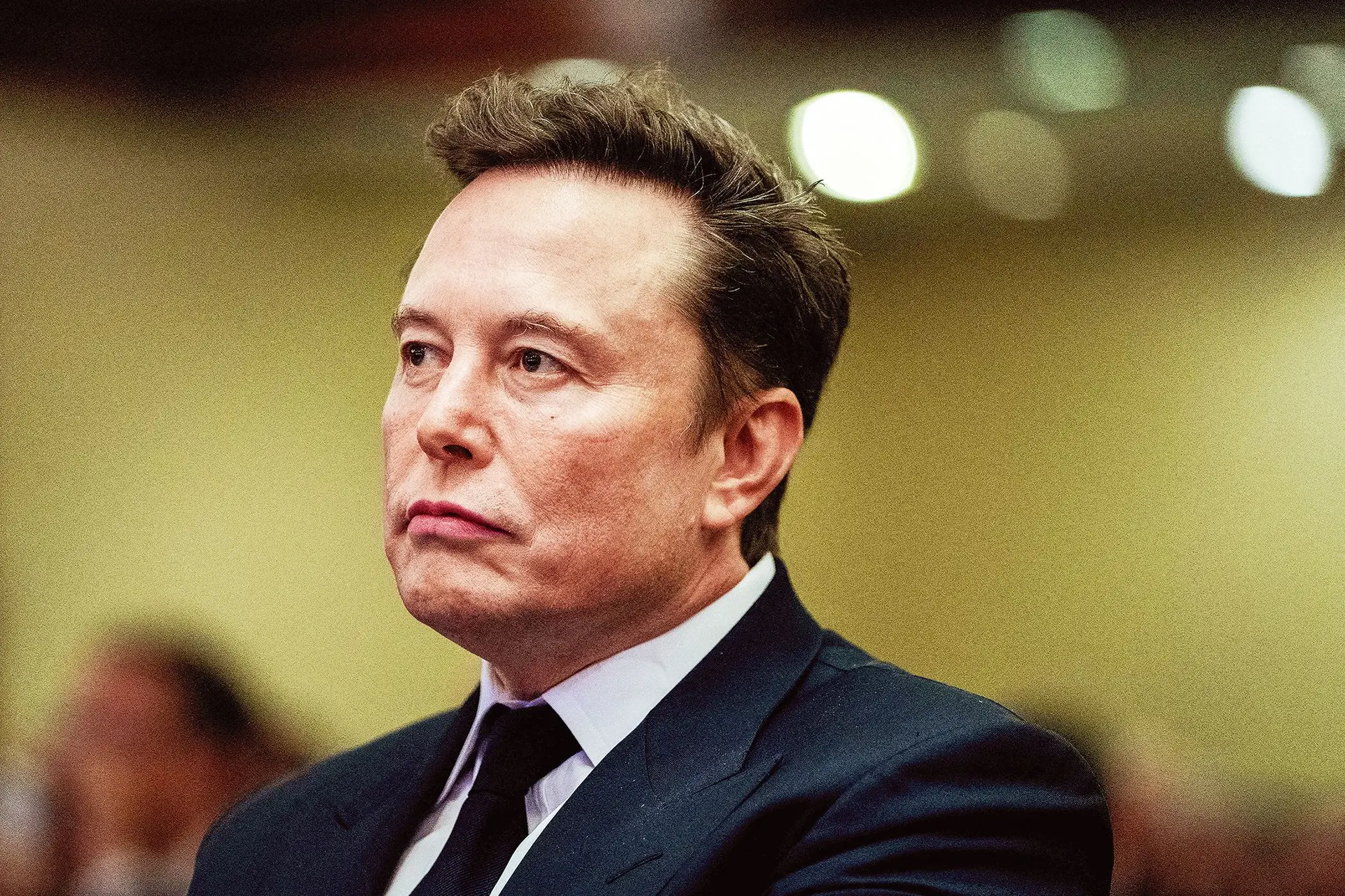 Tesla oferece bónus de um bilião de dólares para afastar Elon Musk da política