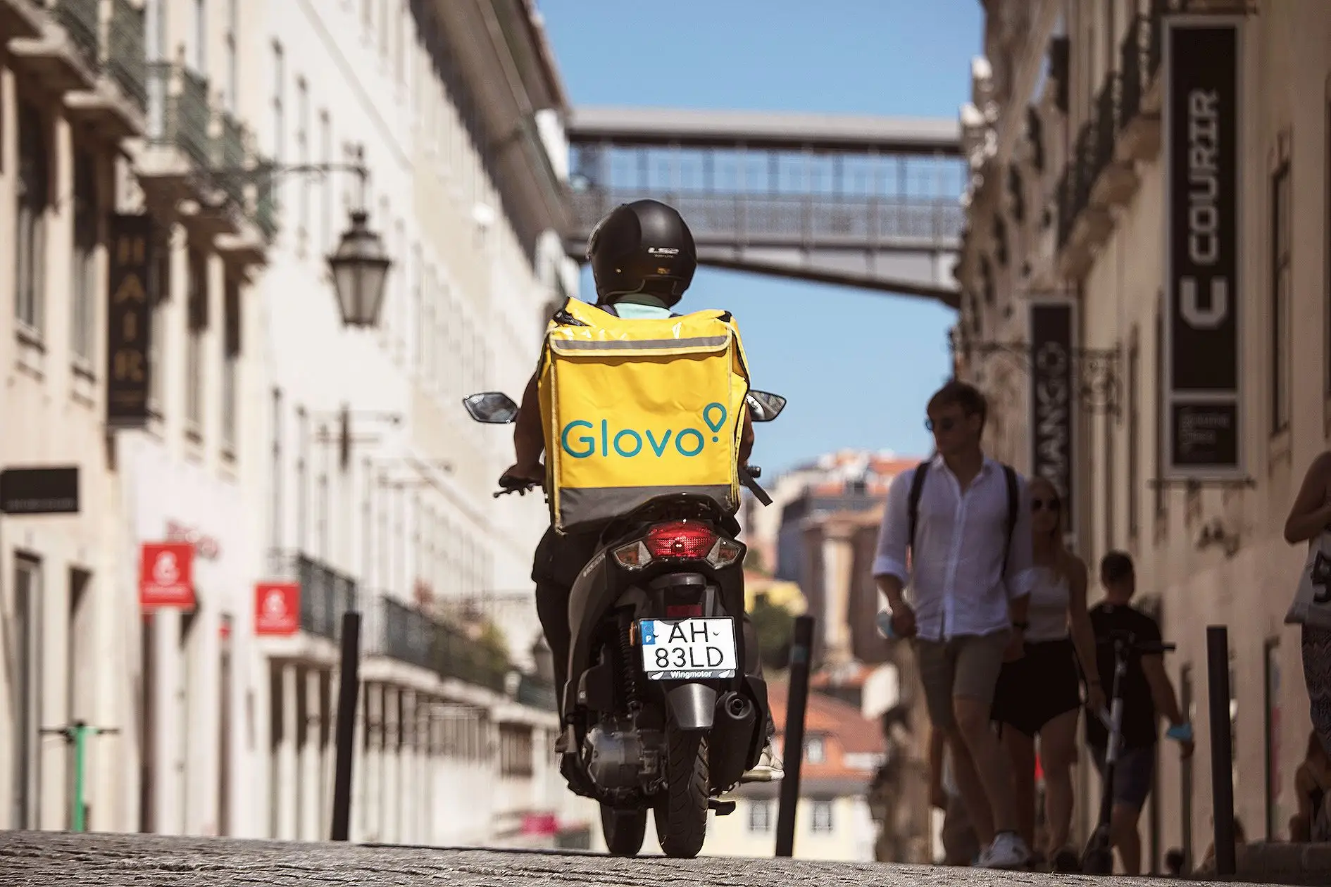 Da Glovo à demissão do CEO da Intel: o que marcou a semana económica