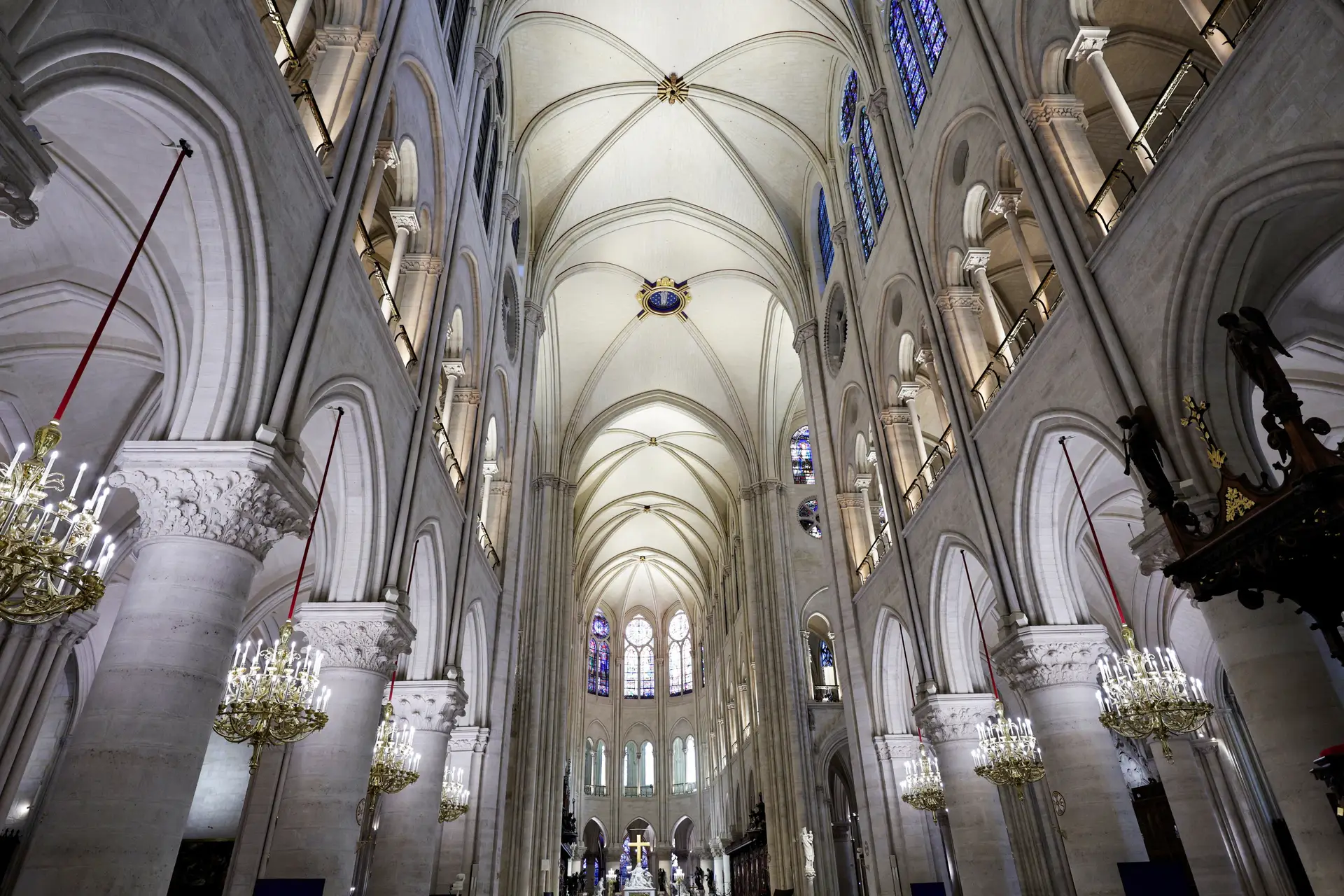15 milhões de visitantes esperados e um incêndio ainda sem causas apuradas: 5 anos depois, Notre-Dame renasce das cinzas e reabre ao público