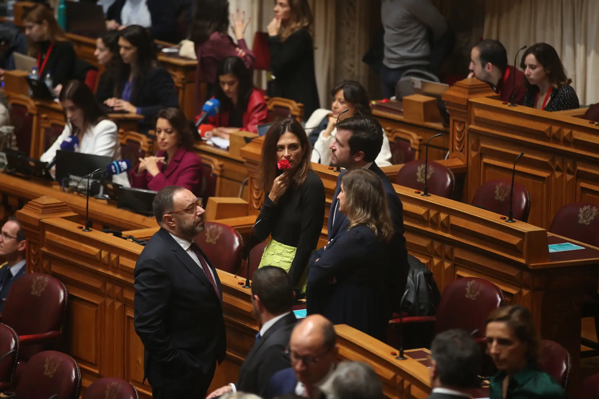 Violação como crime público: num debate sem "superioridade moral", só PS e PCP mantiveram reservas 