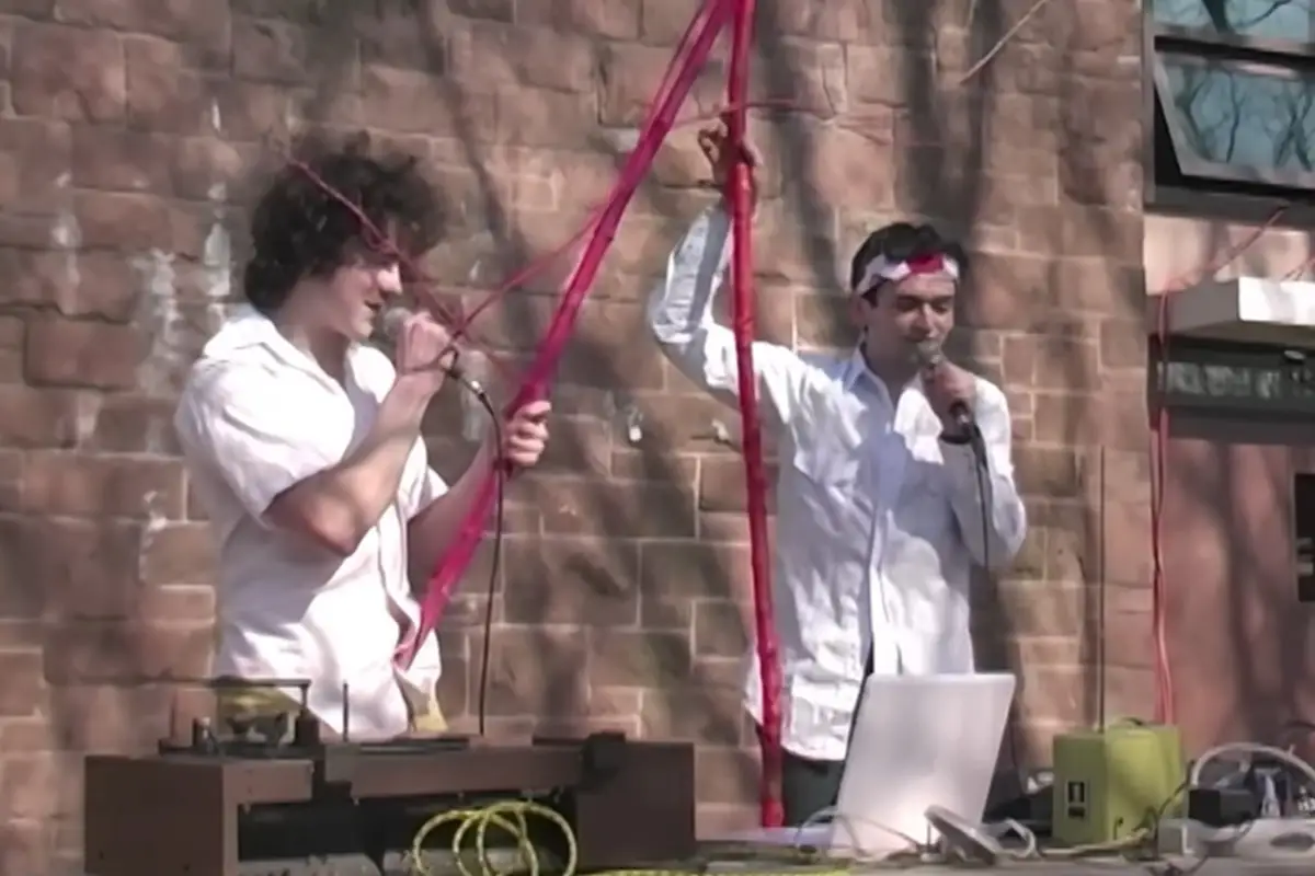 MGMT em 2003