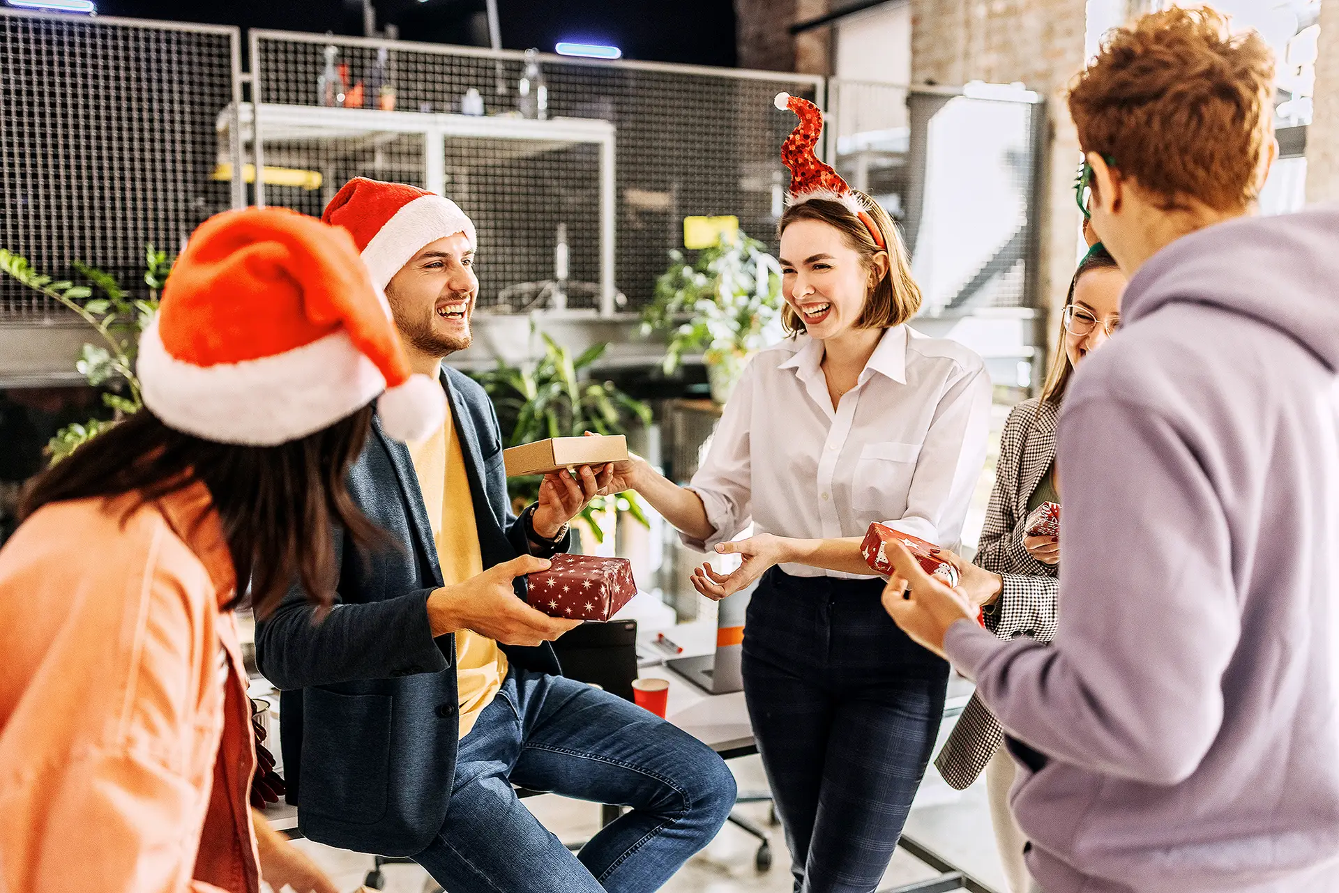 A festa de Natal da empresa pode parecer-lhe apenas mais um jantar. Mas não é e há quatro cuidados a ter