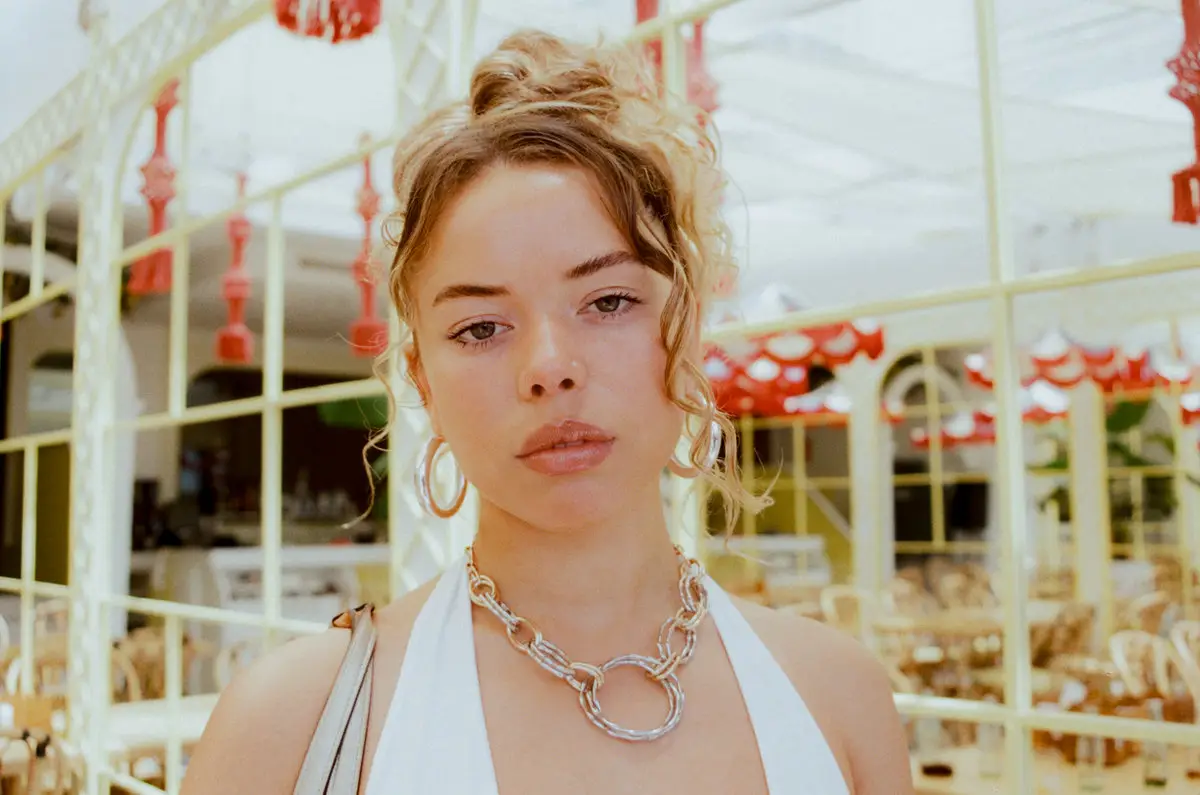 Nilüfer Yanya confirmada no Vodafone Paredes de Coura