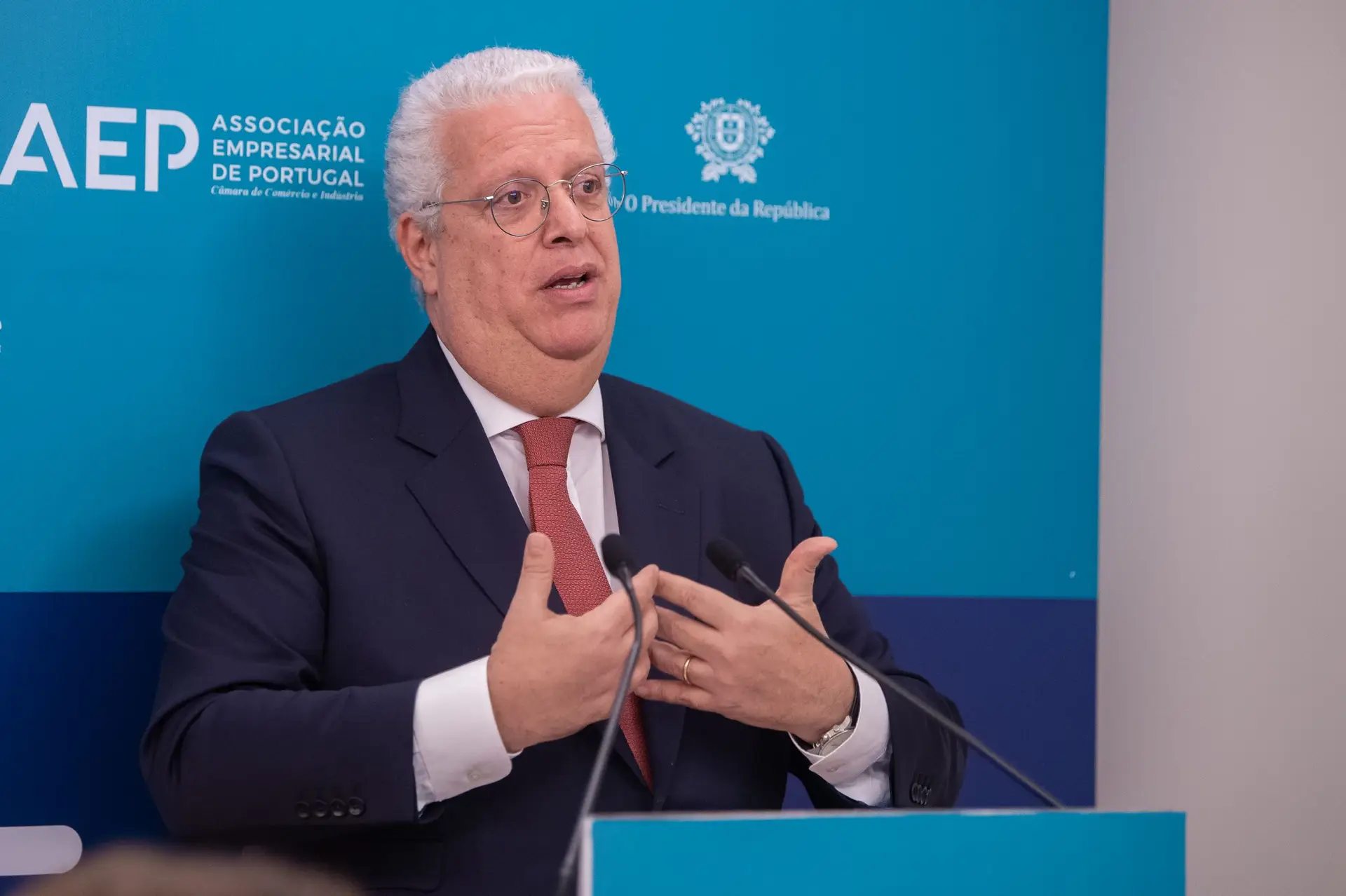 O ministro da Economia, Pedro Reis, foi o orador principal do primeiro almoço da iniciativa da AEP e do Novo Banco