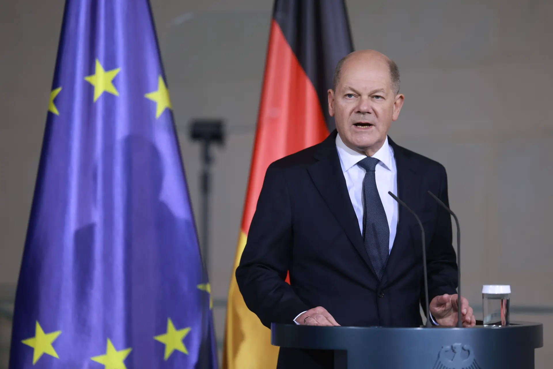 Olaf Scholz lança farpa a Elon Musk: “As eleições alemãs não serão decididas por proprietários de redes sociais”