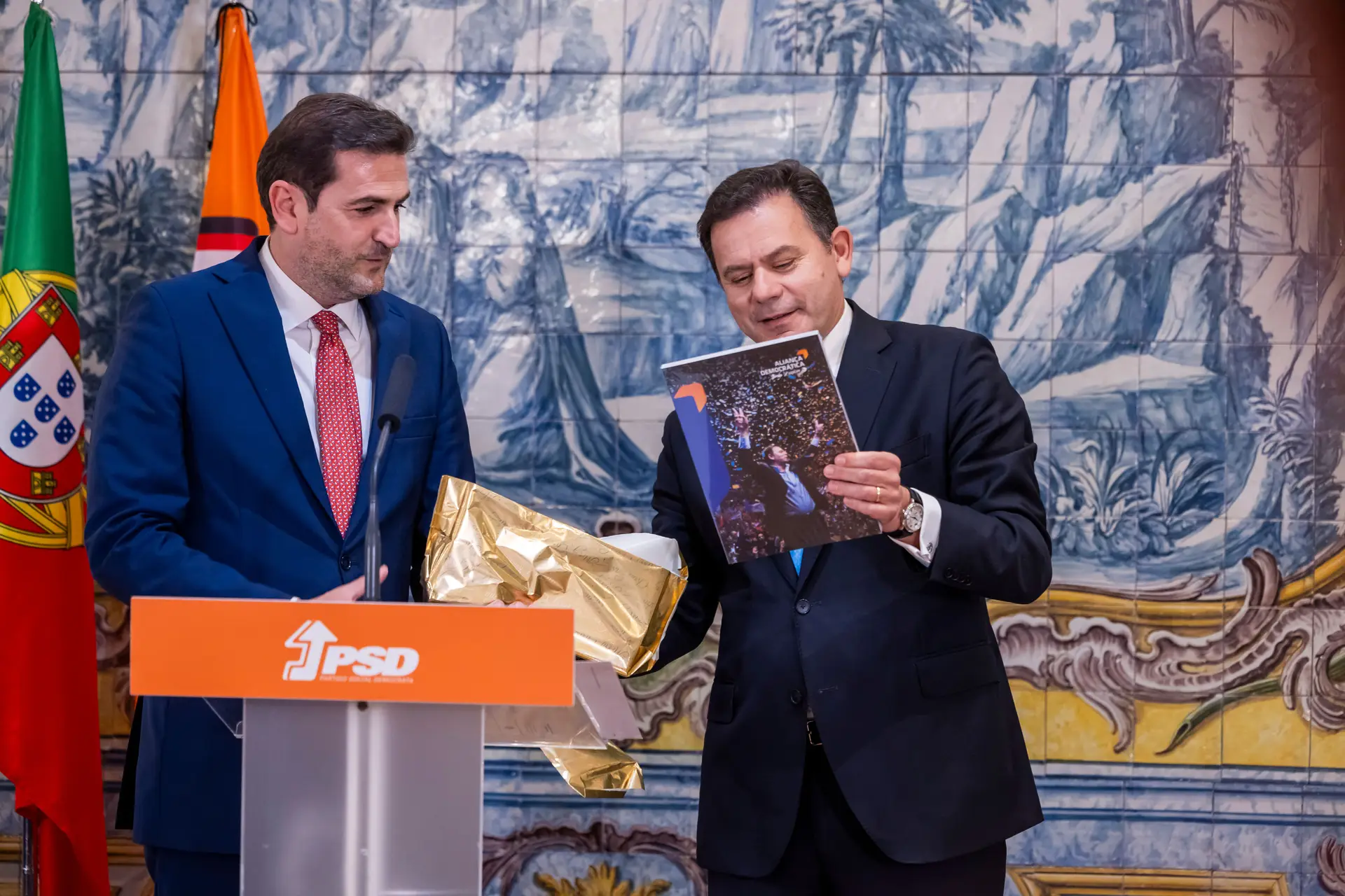Montenegro distribui críticas de Natal a PS e Chega: estão a "enfraquecer a democracia"