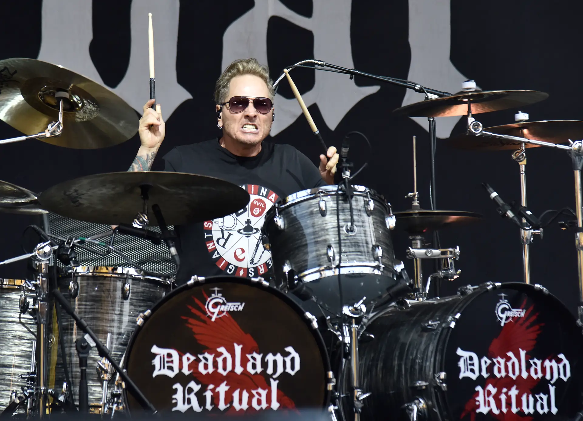 “Eles convidaram-me mas eu recusei. Ia tocar o quê, duas canções?”: Matt Sorum explica porque não faz parte dos Guns N’ Roses