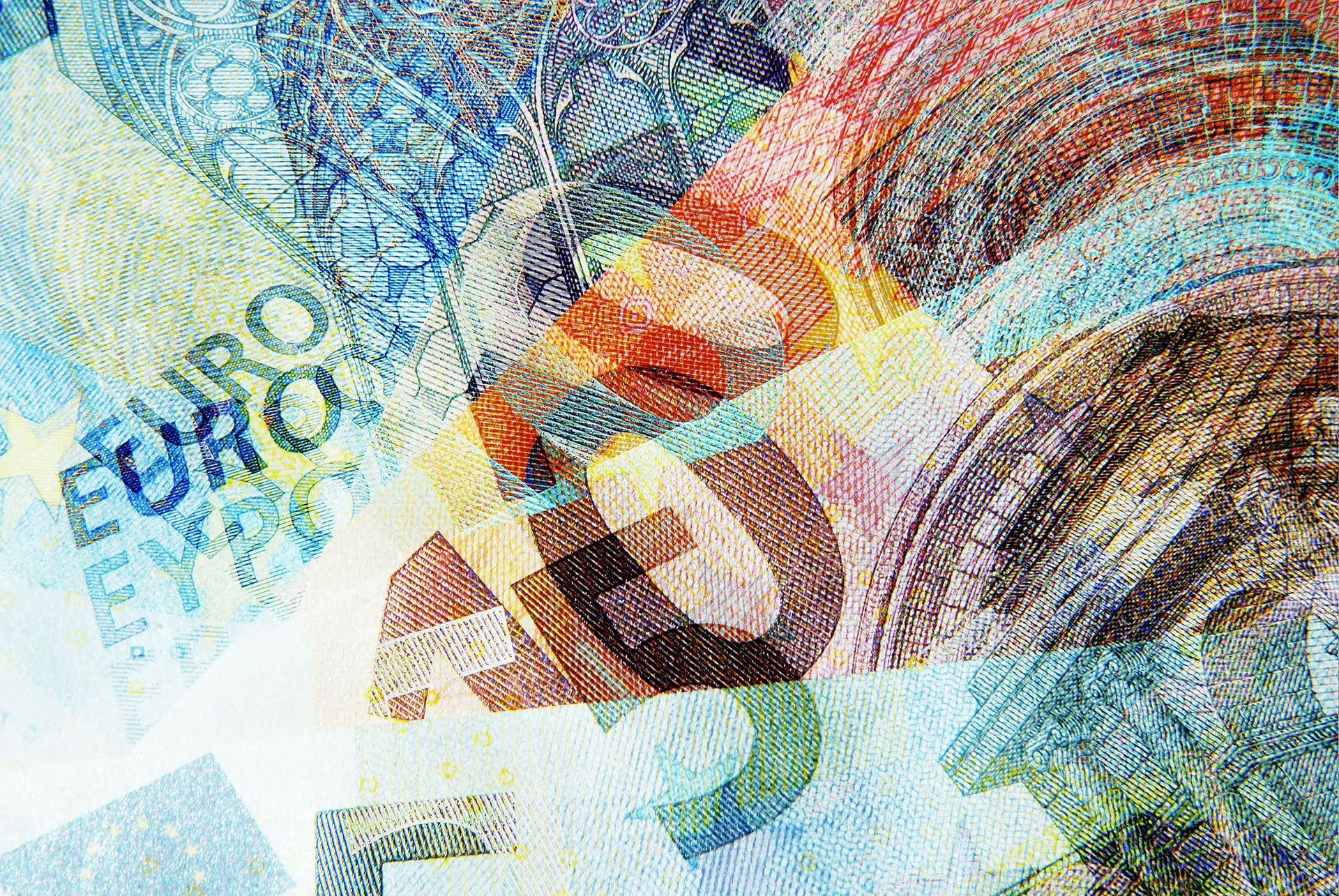 Tenho algum dinheiro, mas medo de investir. Por onde começo?