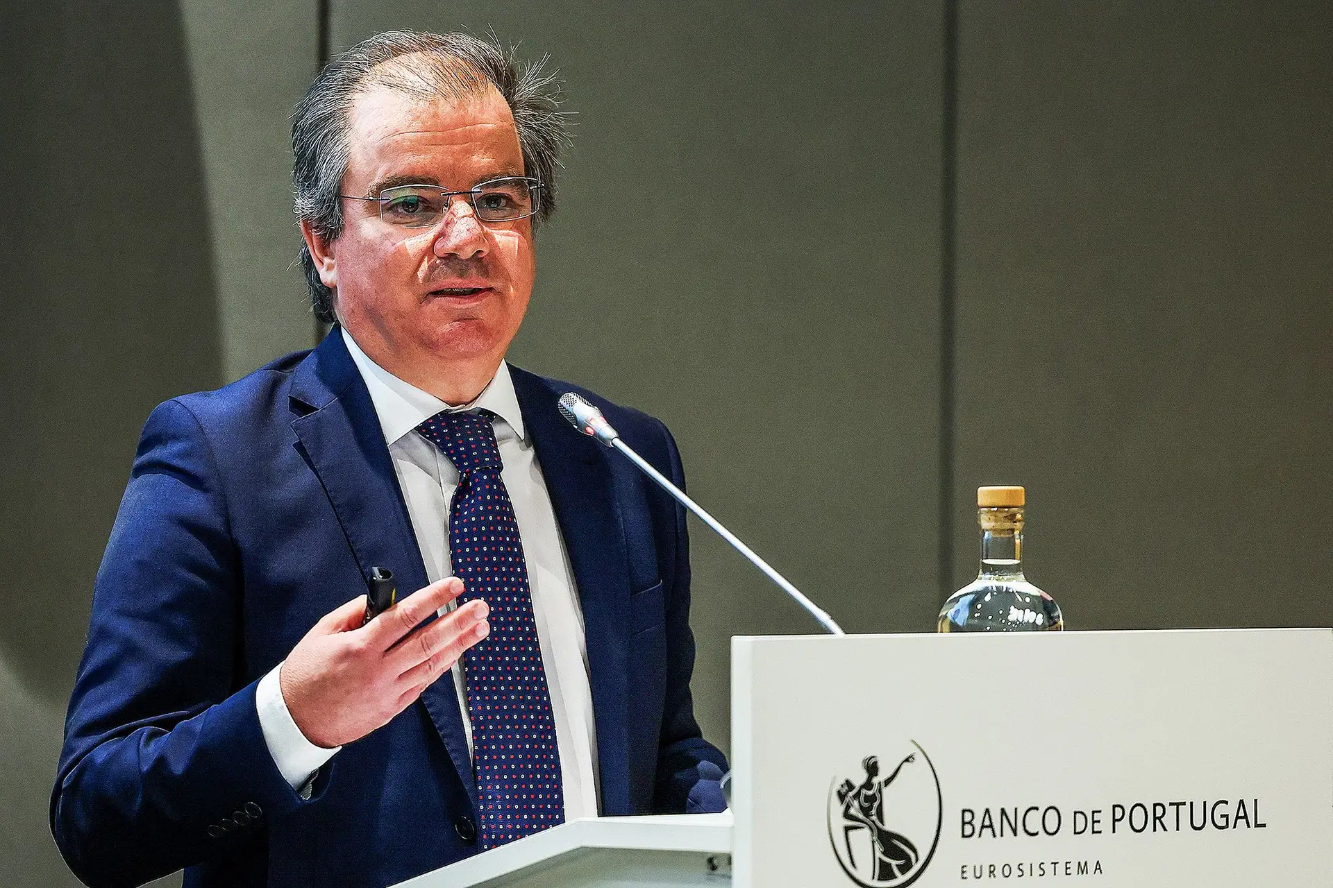 Após a polémica, Hélder Rosalino já não vai para secretário-geral do Governo, regressa a assessor do Banco de Portugal