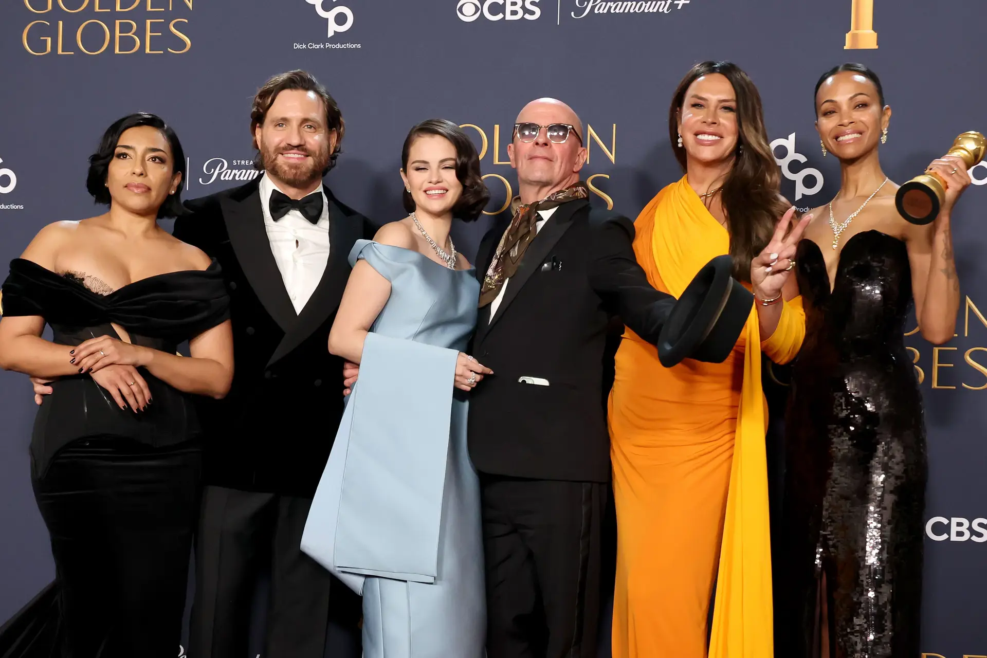 Adriana Paz, Edgar Ramírez, Selena Gomez, Jacques Audiard, Karla Sofía Gascón e Zoe Saldana nos Globos de Ouro 