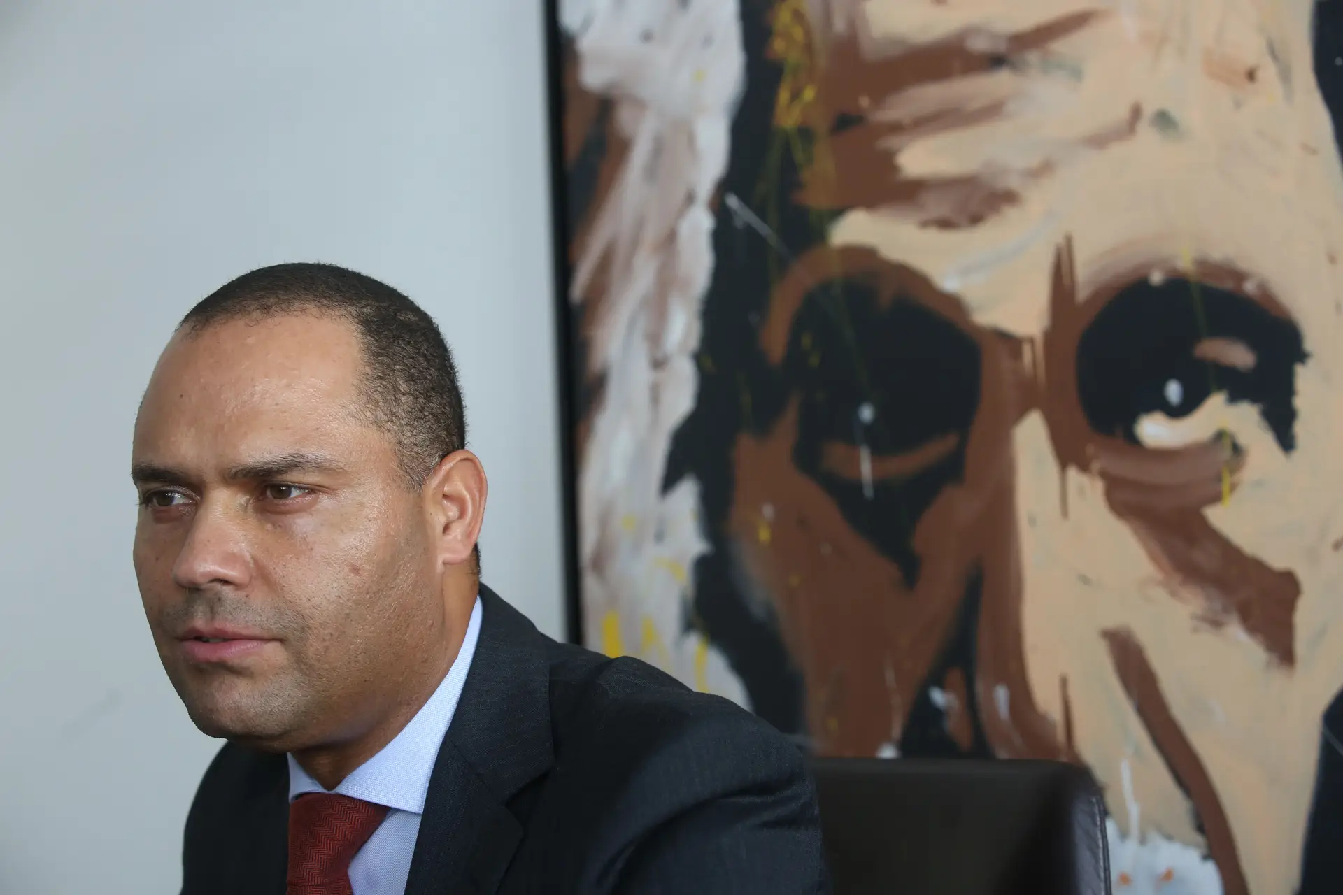 Administrador do Novo Banco suspeito dos crimes de fraude fiscal qualificada, branqueamento de capitais e falsificação