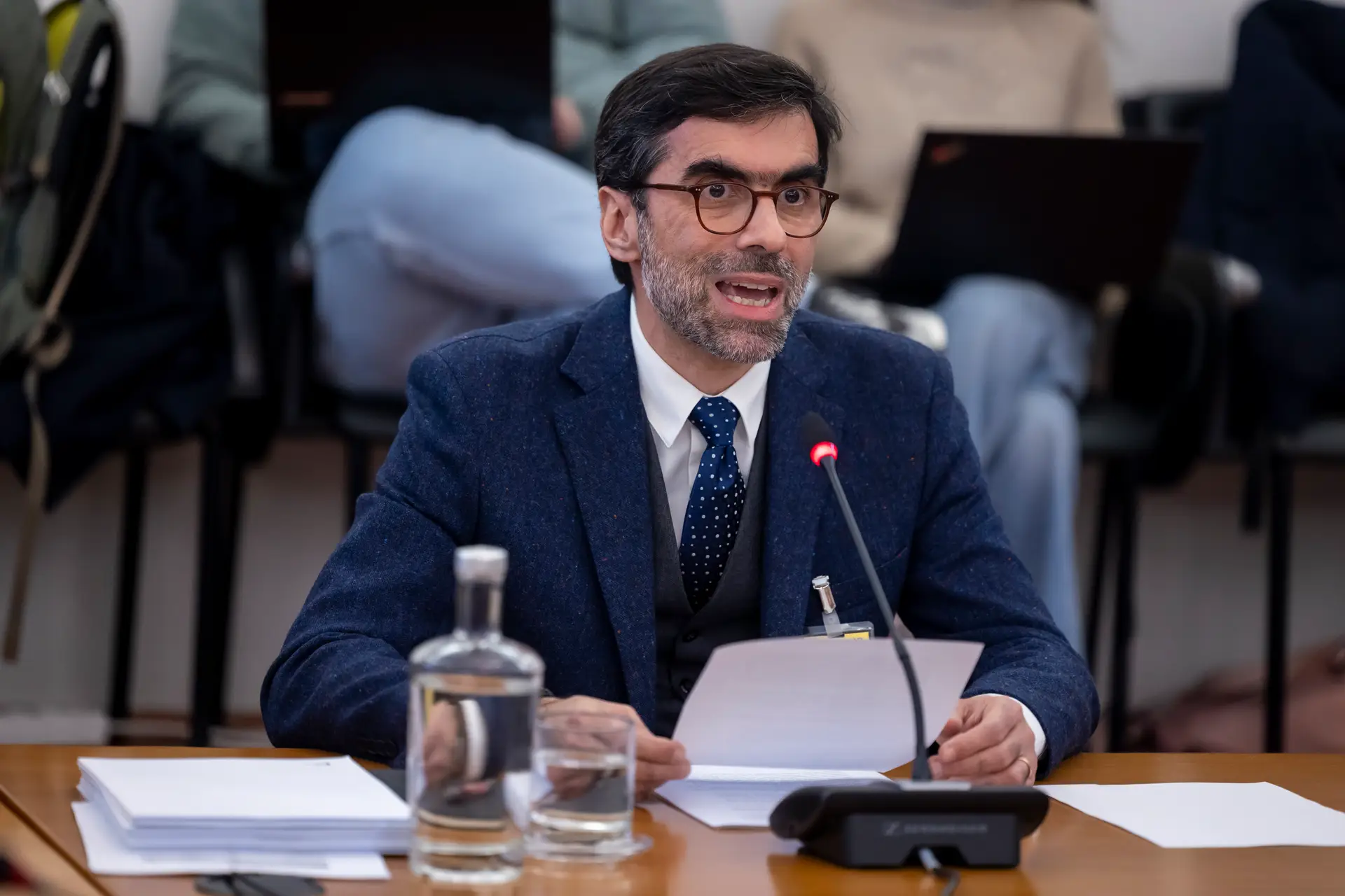 Caso das gémeas: ex-diretor clínico do Santa Maria nega contacto de alguém “superior" a Lacerda Sales e diz que este foi "irrelevante"