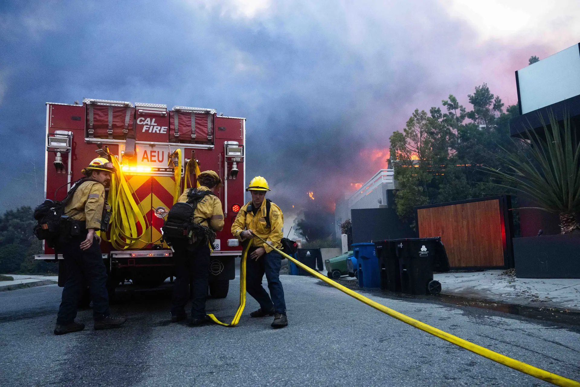 Incêndios em Los Angeles: 10 mortes confirmadas, 180 mil deslocados, 117 km² destruídos e danos ecónomicos de €146 mil milhões