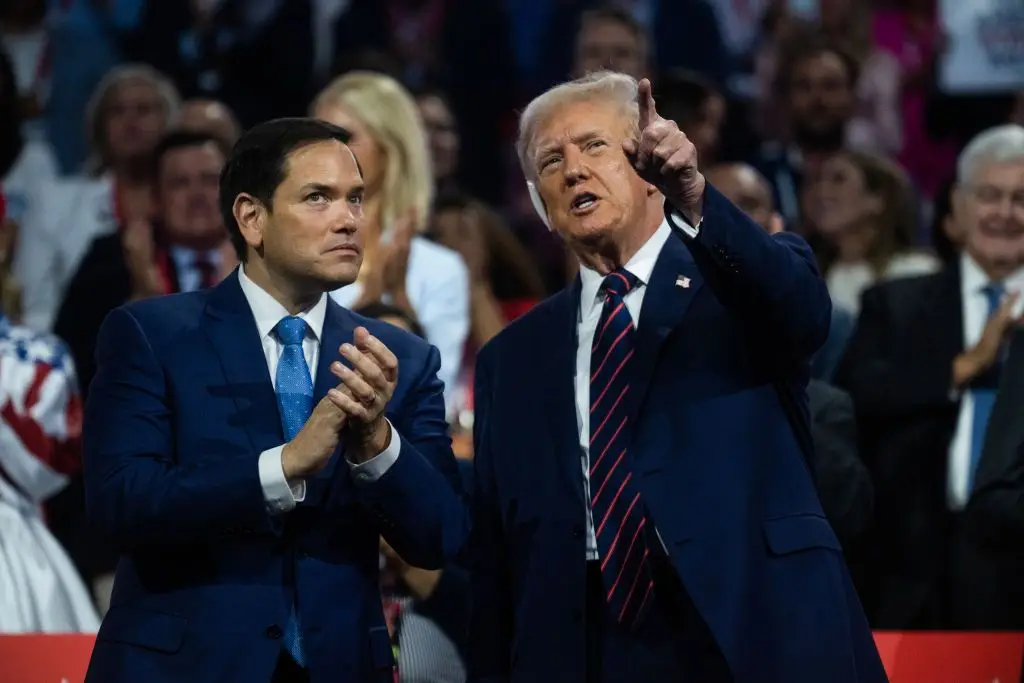 Marco Rubio esteve ao lado de Donald Trump no comício que marcou o seu regresso após sofrer uma tentativa de assassinato, na Pensilvânia