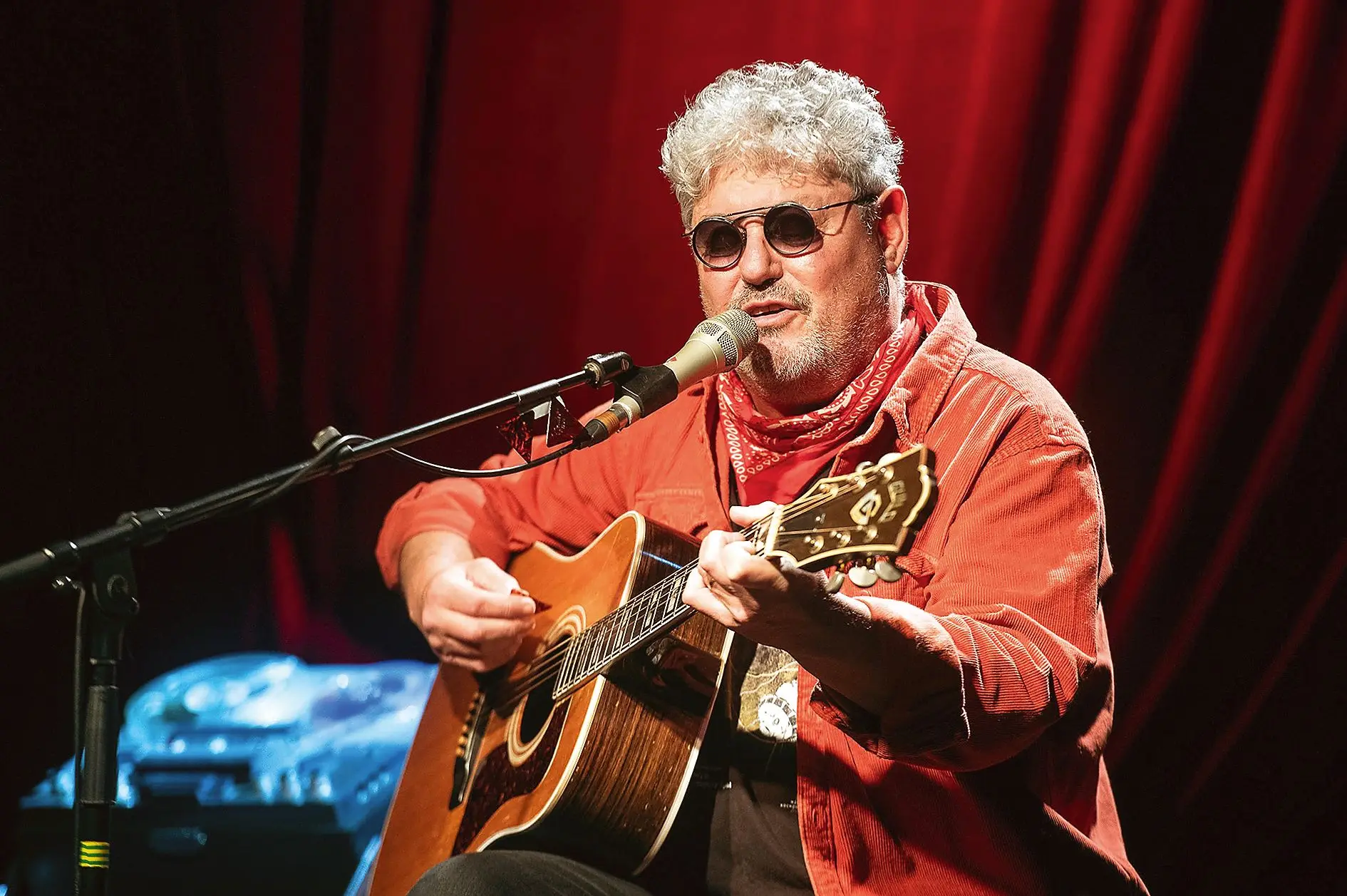 “Canta-me Histórias”, a digressão a solo de Tim, passa por várias cidades até maio