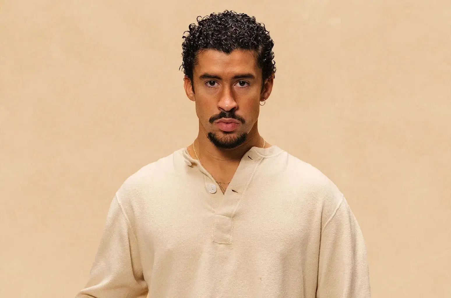 Eu nasci aqui e o reggaeton também”: ao sexto álbum, já ninguém vai olhar de lado para Bad Bunny - Expresso