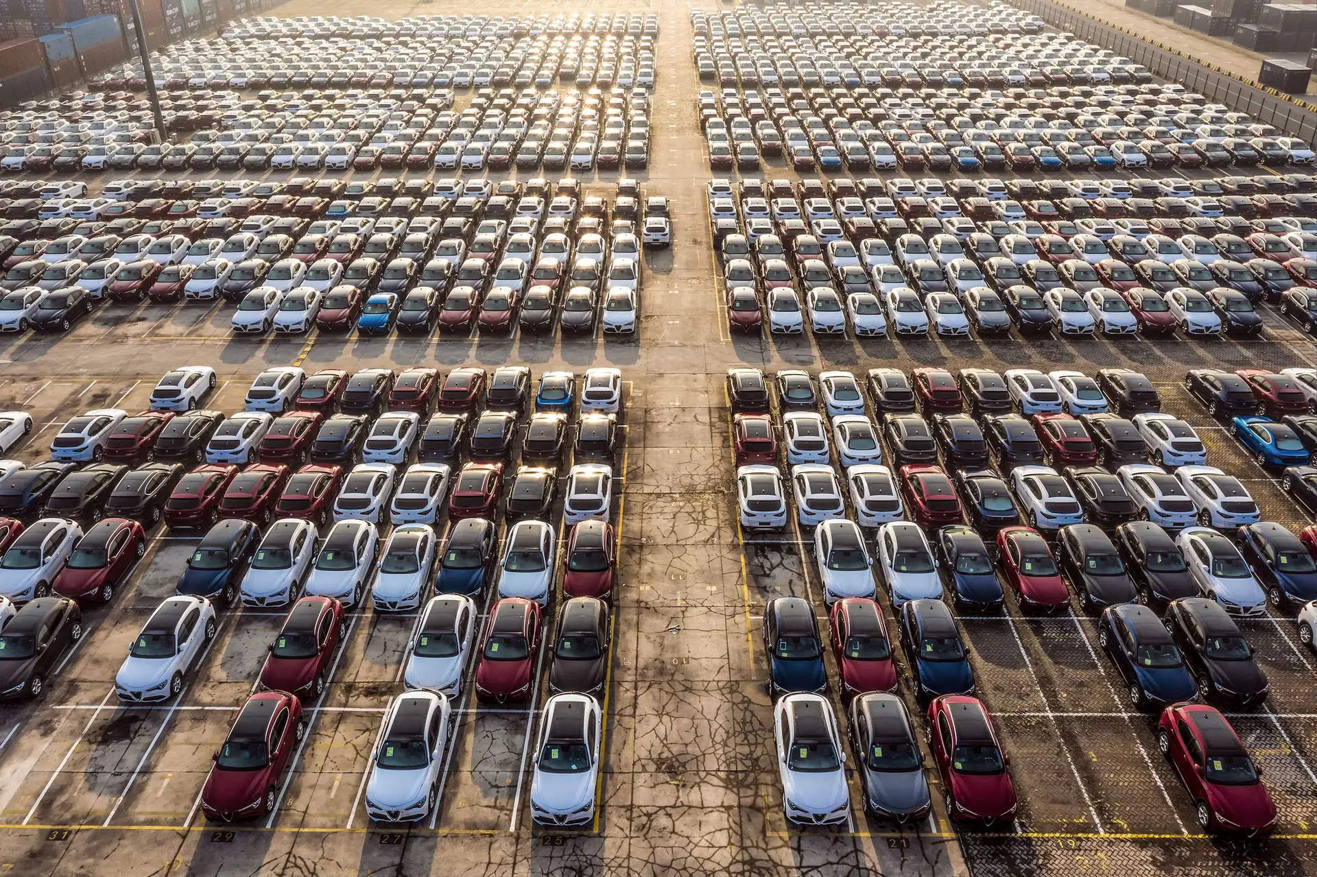A indústria automóvel está a passar por um dos períodos mais difíceis dos últimos anos, em grande parte devido à transição para a mobilidade elétrica