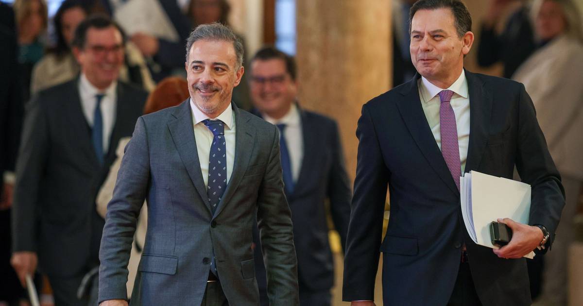 Pedro Duarte e Hugo Soares em defesa de Montenegro: primeiro-ministro "não tem de passar 24 horas a dar esclarecimentos a dúvidas ridículas"