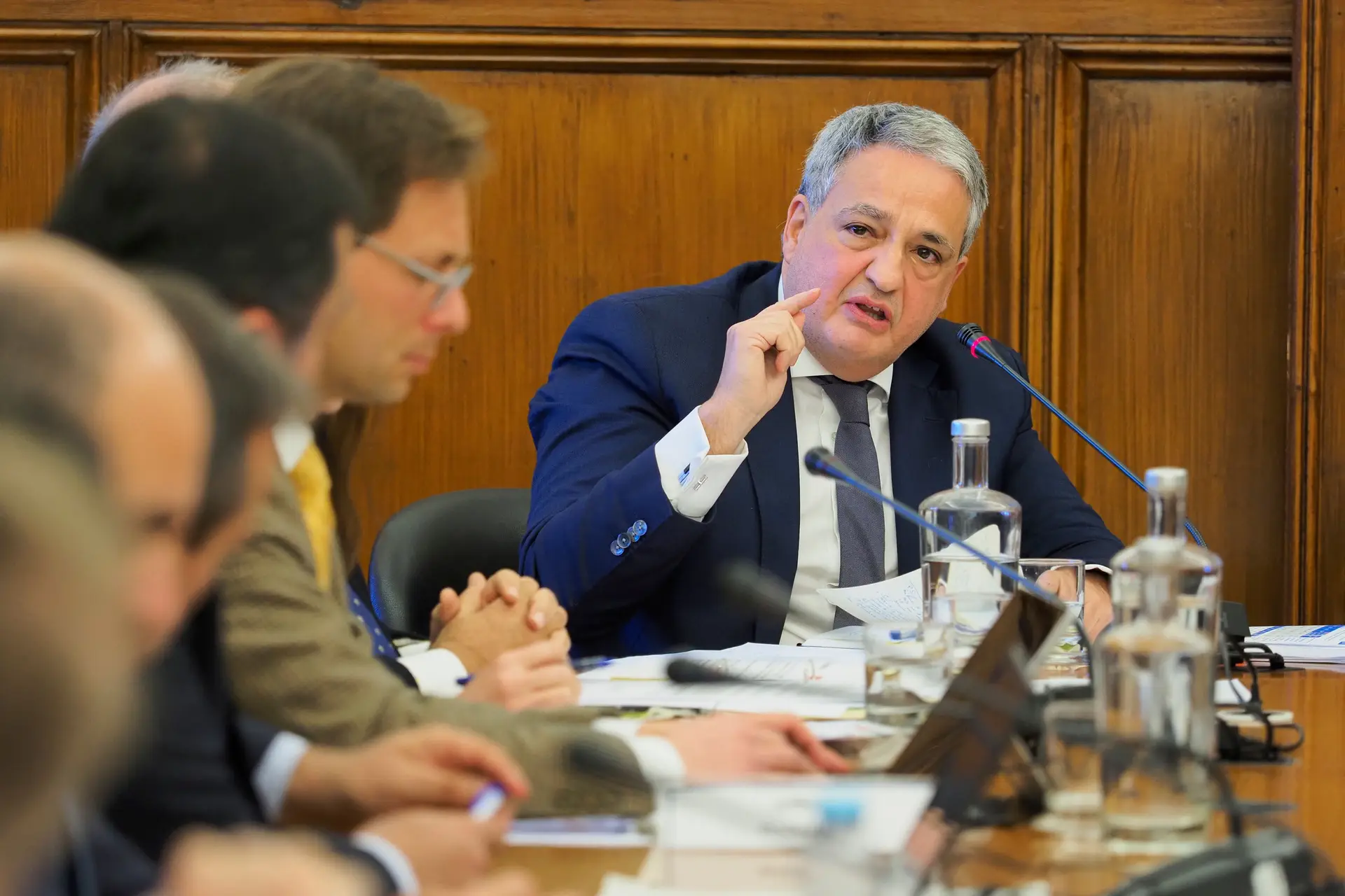 Macedo quer lucros de pelo menos €800 milhões por ano, mas Caixa Geral de Depósitos só o conseguiu três vezes no seu mandato