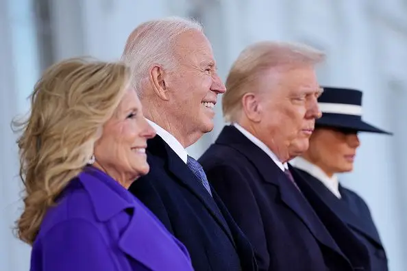 Governo de Trump vai rever indultos concedidos pelo ex-Presidente Biden